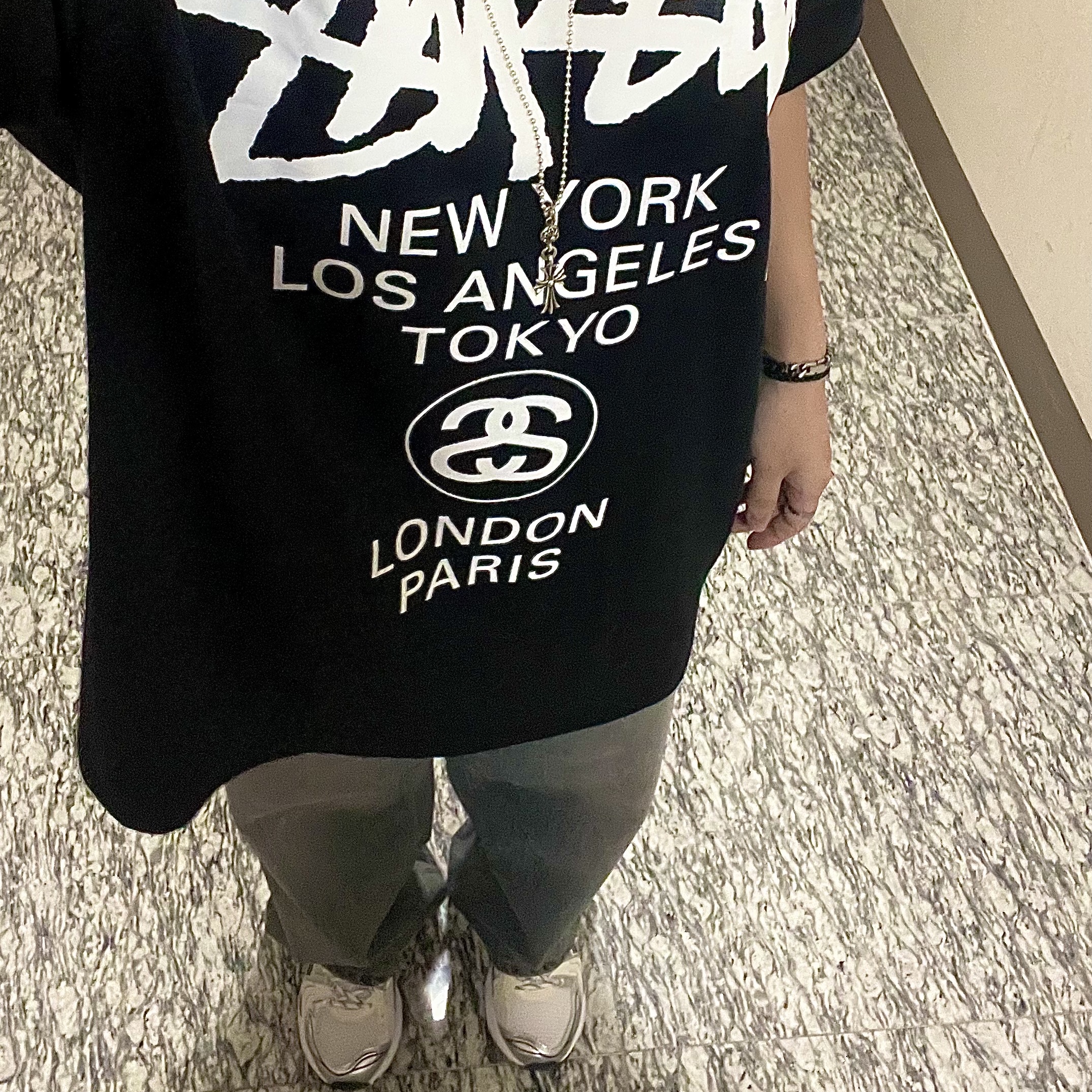 Stussy World Tour T-Shirt Black, (W) Asics Gel-Kayano 14 White Midnight 착용 스타일