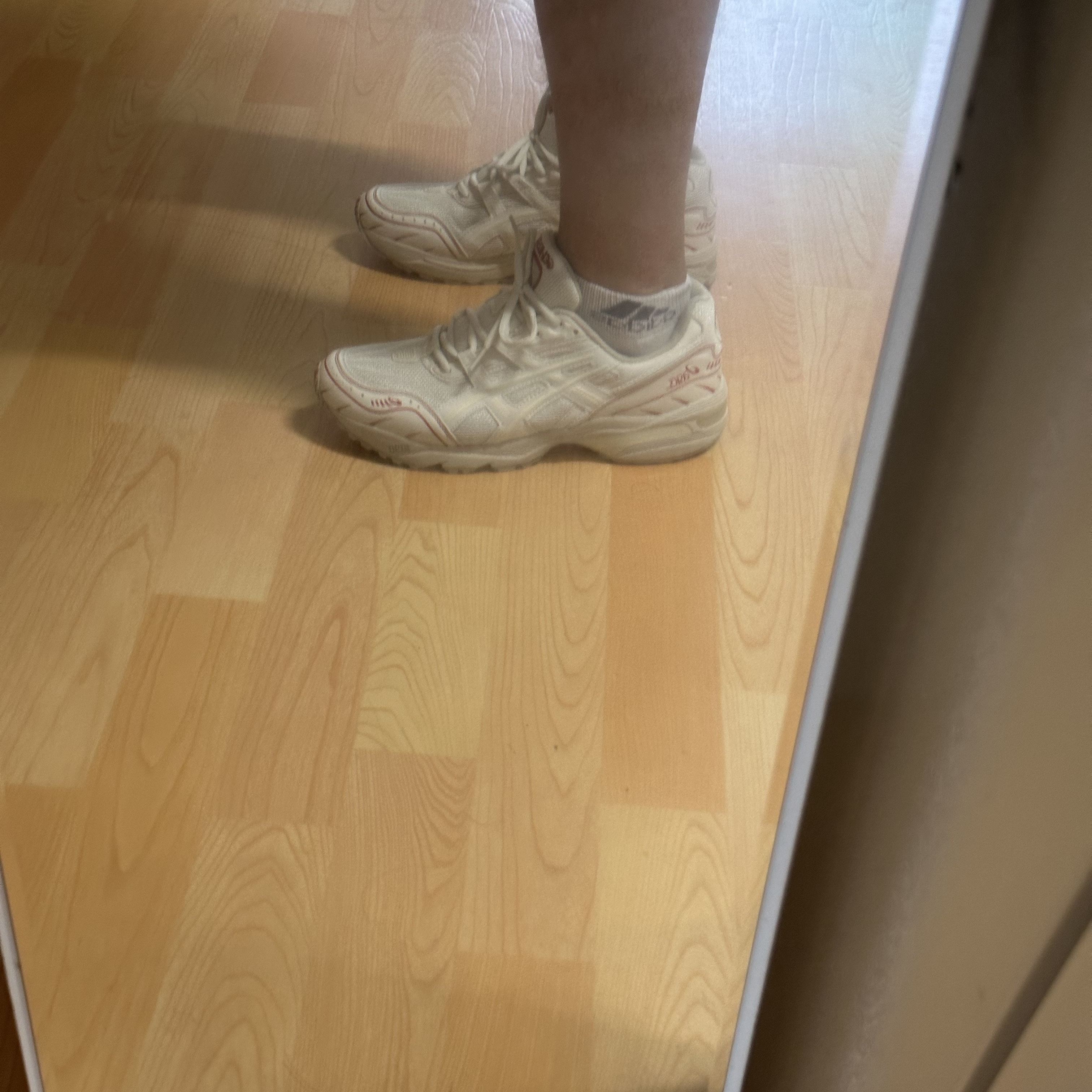 Asics Gel-1090 Birch 착용 스타일