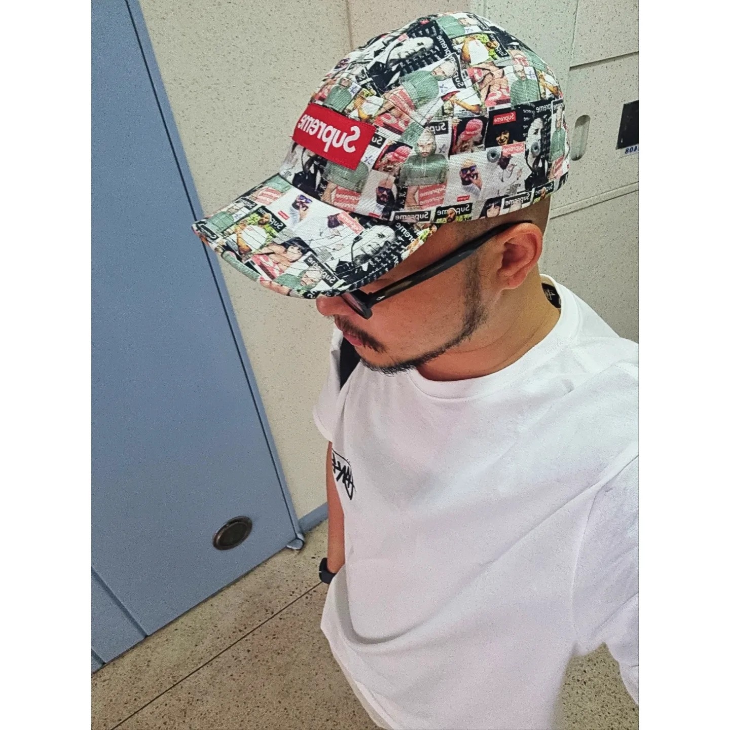 Stussy Plush T-Shirt White, Supreme Magazine Camp Cap Multicolor - 23SS 착용 스타일