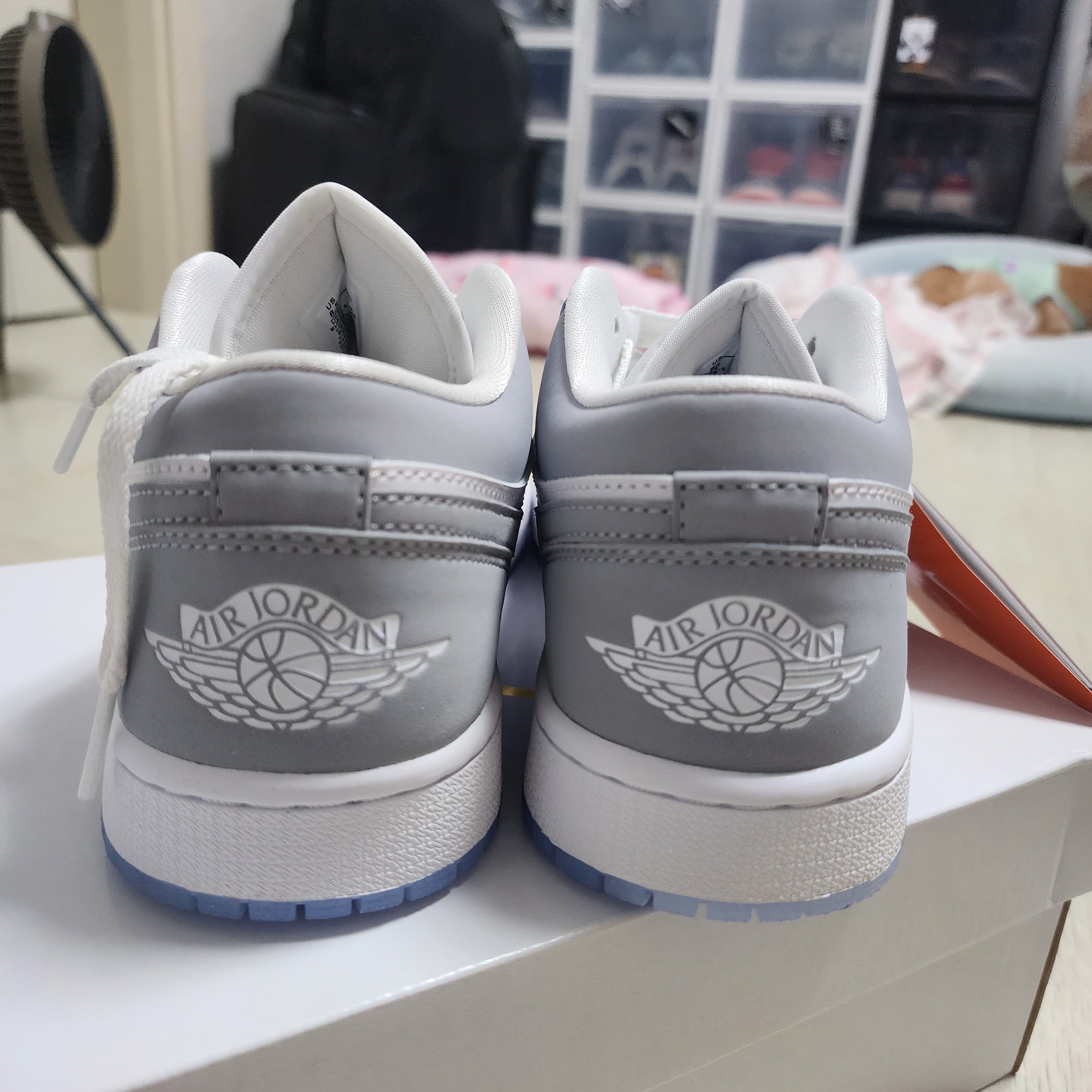 (W) Jordan 1 Low White Wolf Grey 착용 스타일 - 5
