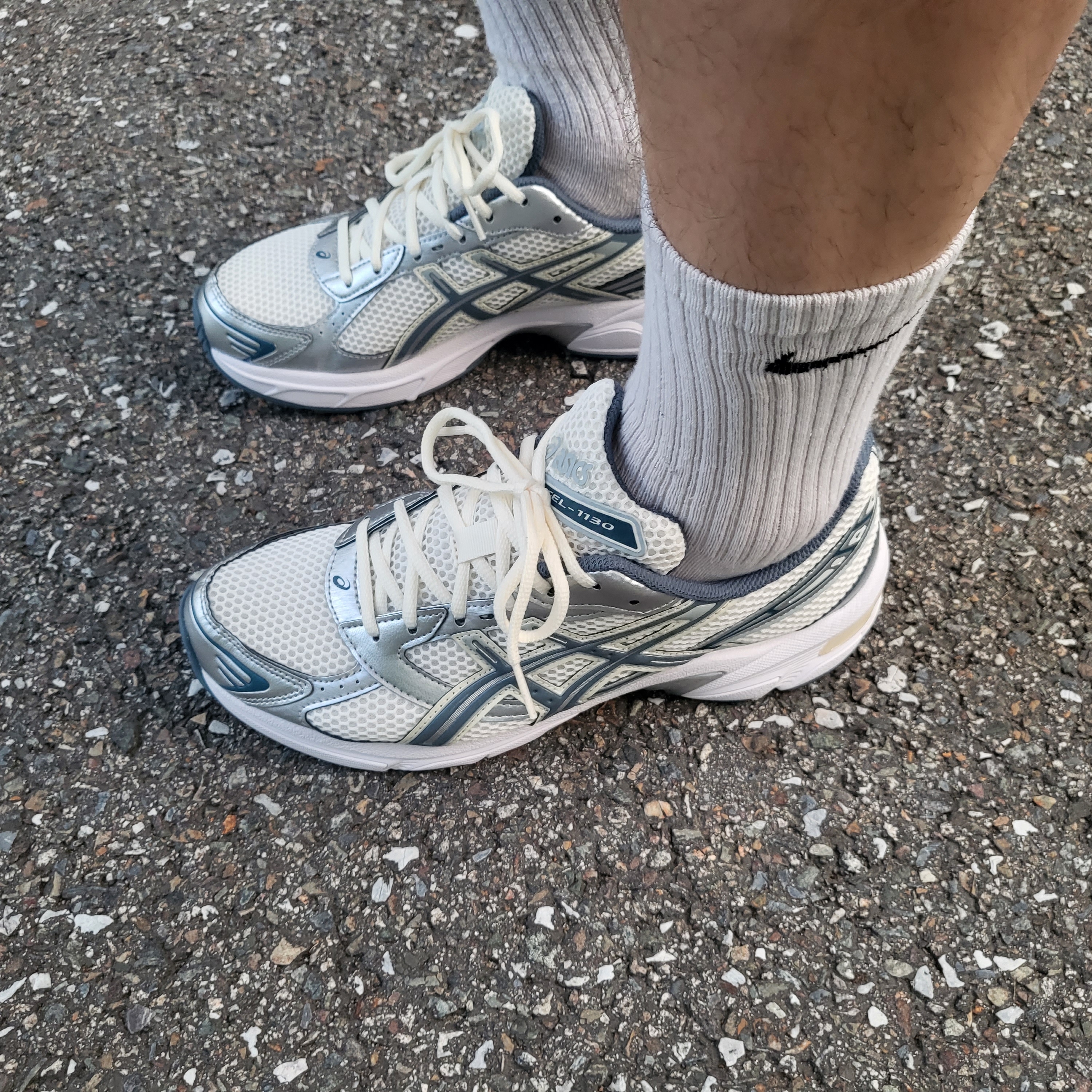 Asics Gel-1130 Cream Ironclad 착용 스타일 - 2