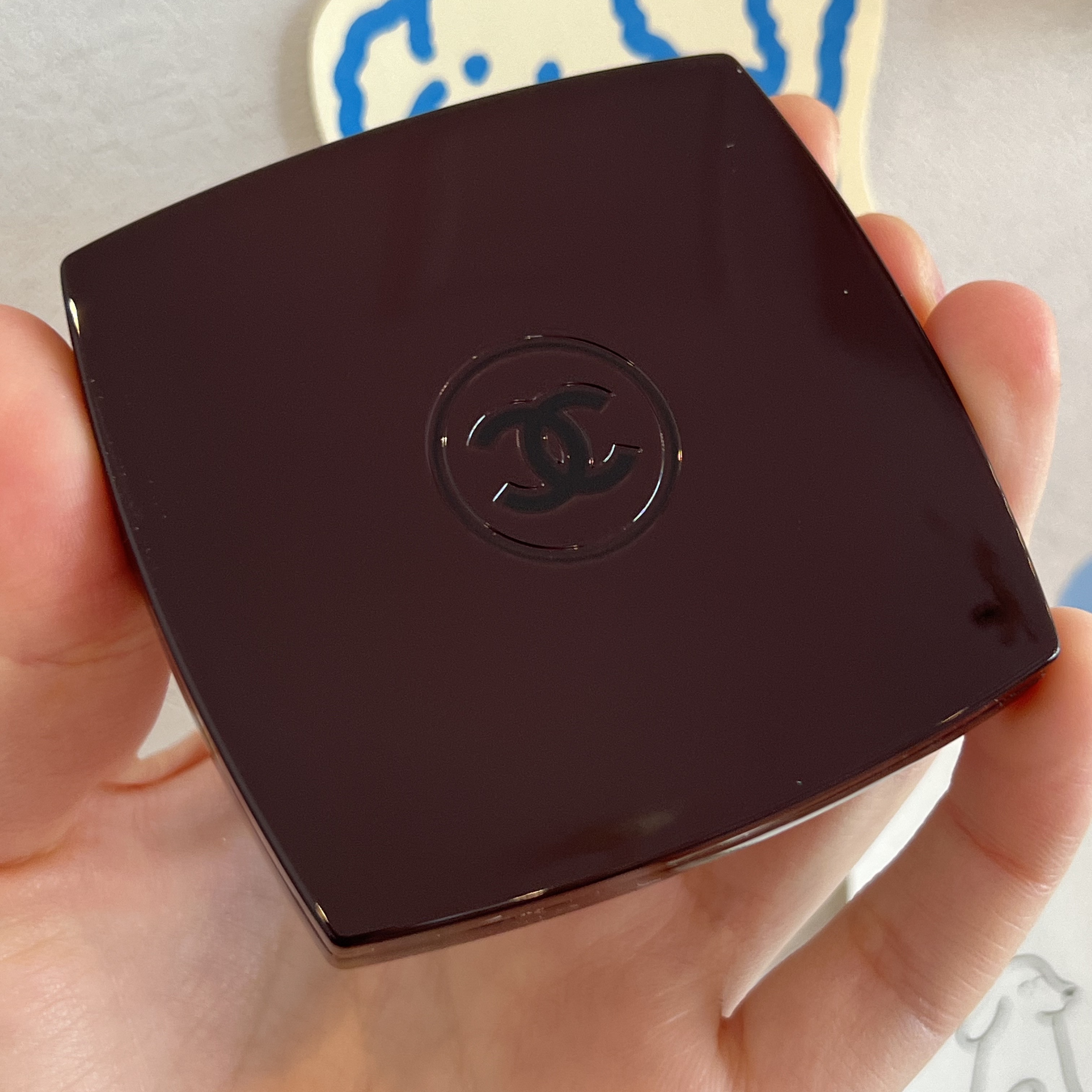 Chanel Codes Couleur Limited Edition Miroir Double Facettes 155 Rouge Noir 착용 스타일