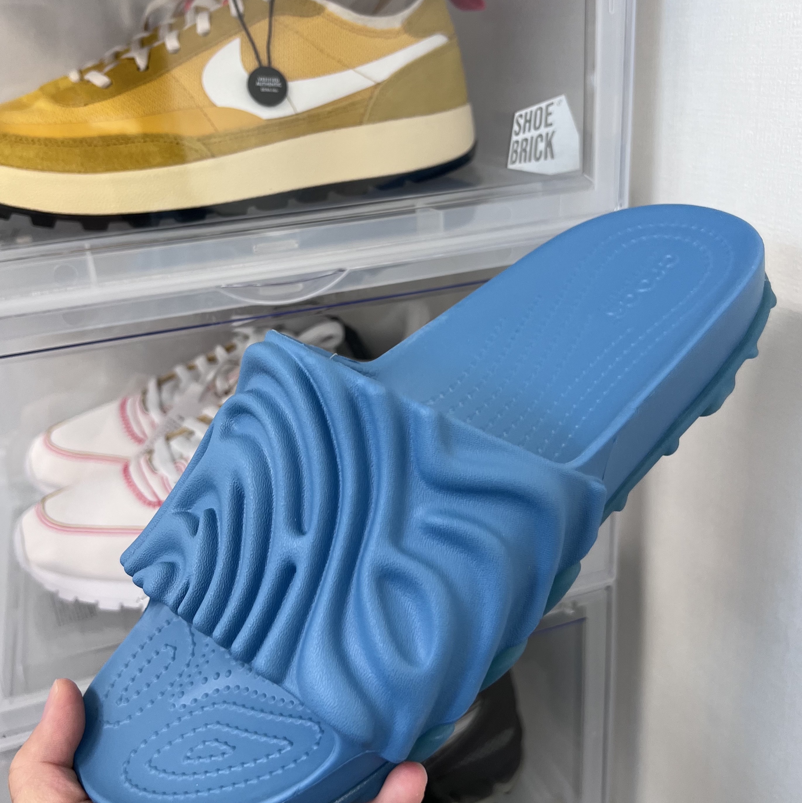 Crocs x Salehe Bembury Pollex Slide Tashmoo, Reebok x Kanghyuk Classic Leather White Primal Red 착용 스타일 - 3