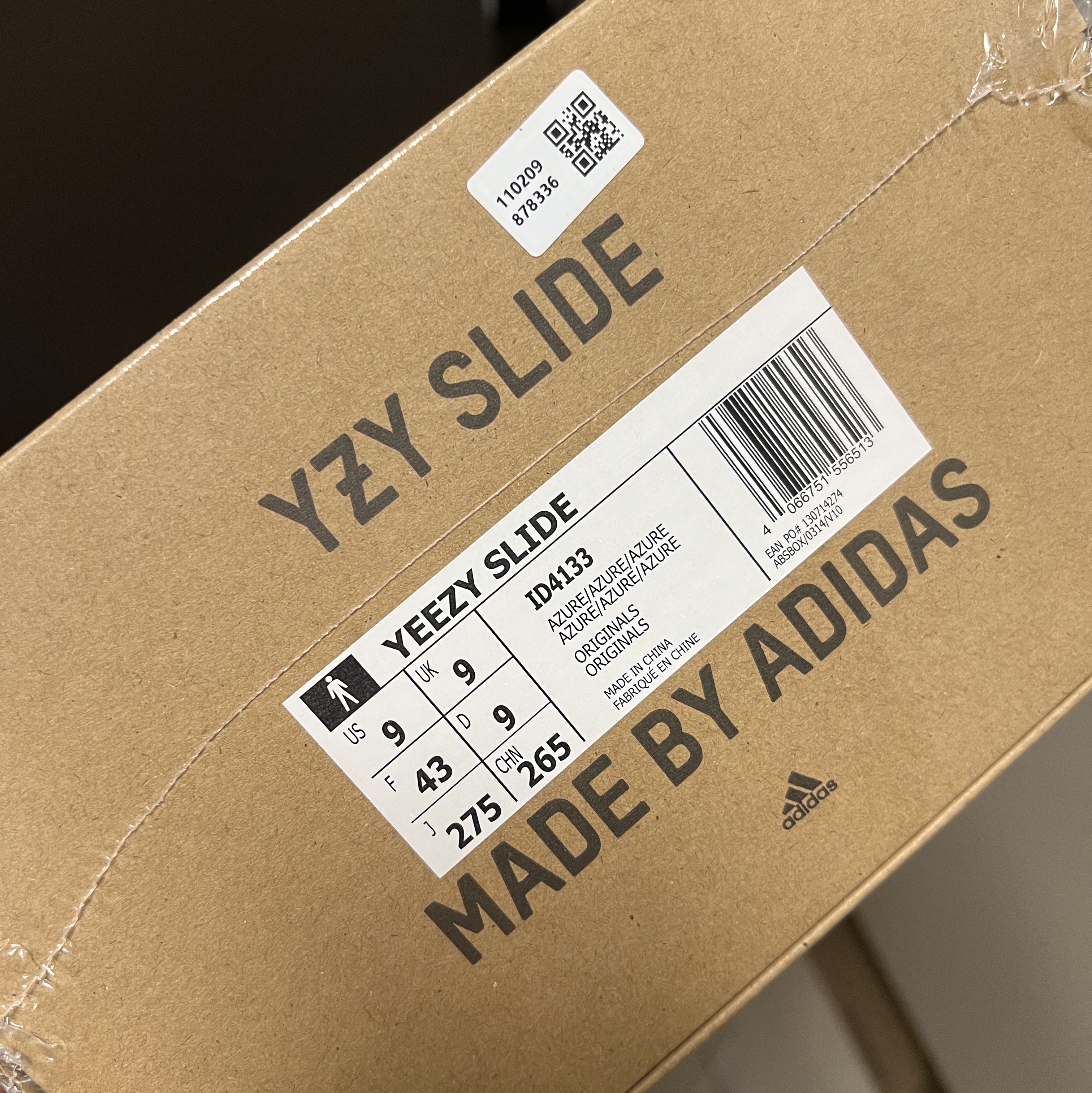 Adidas Yeezy Slide Azure 착용 스타일 - 1