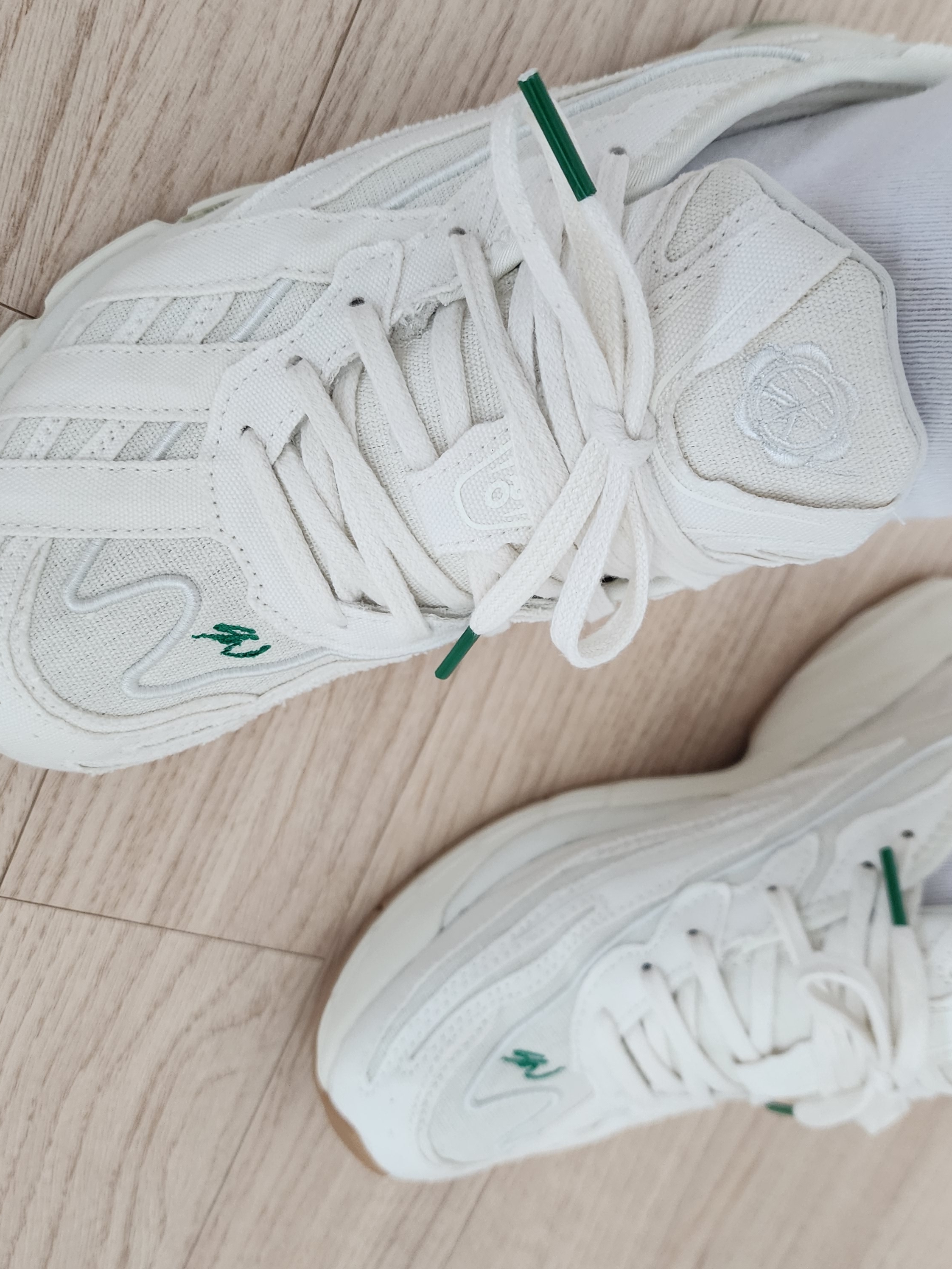 Adidas x Sean Wotherspoon Orketro Off White 착용 스타일