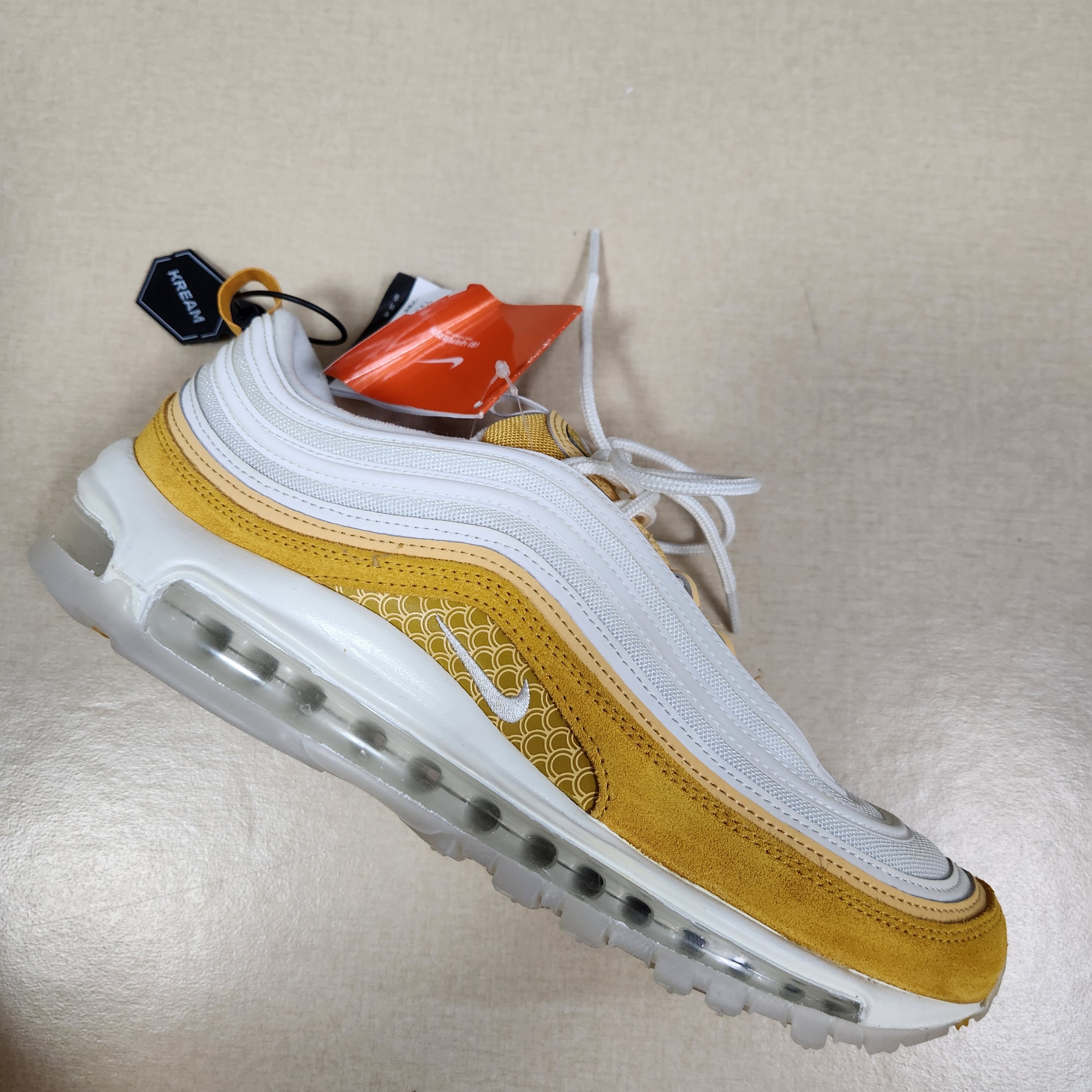Nike Air Max 97 PRM Yellow Ochre 착용 스타일 - 3