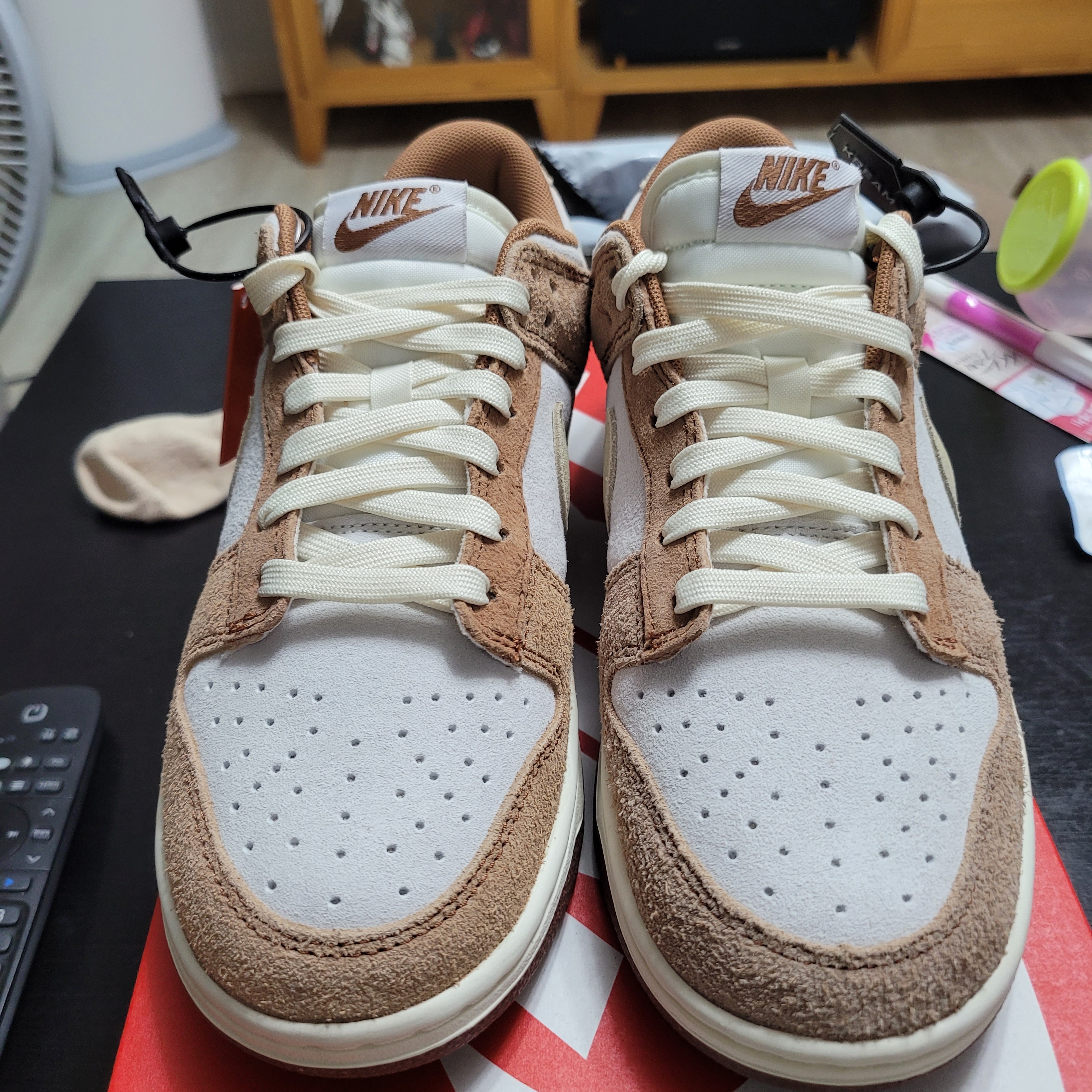 Nike Dunk Low Pro Premium Medium Curry 착용 스타일 - 2