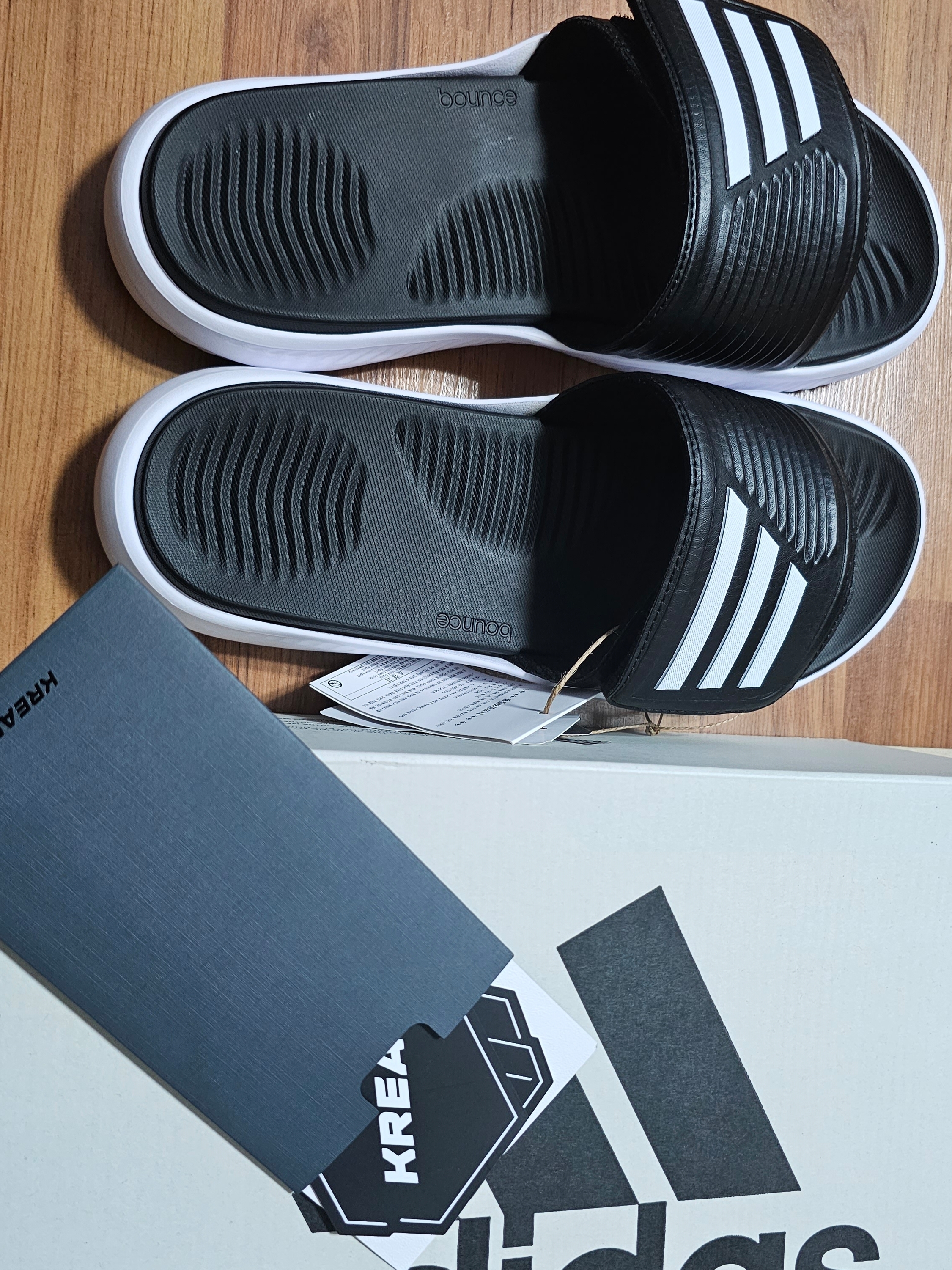 Adidas Alphabounce Slide Core Black Cloud White 착용 스타일 - 1