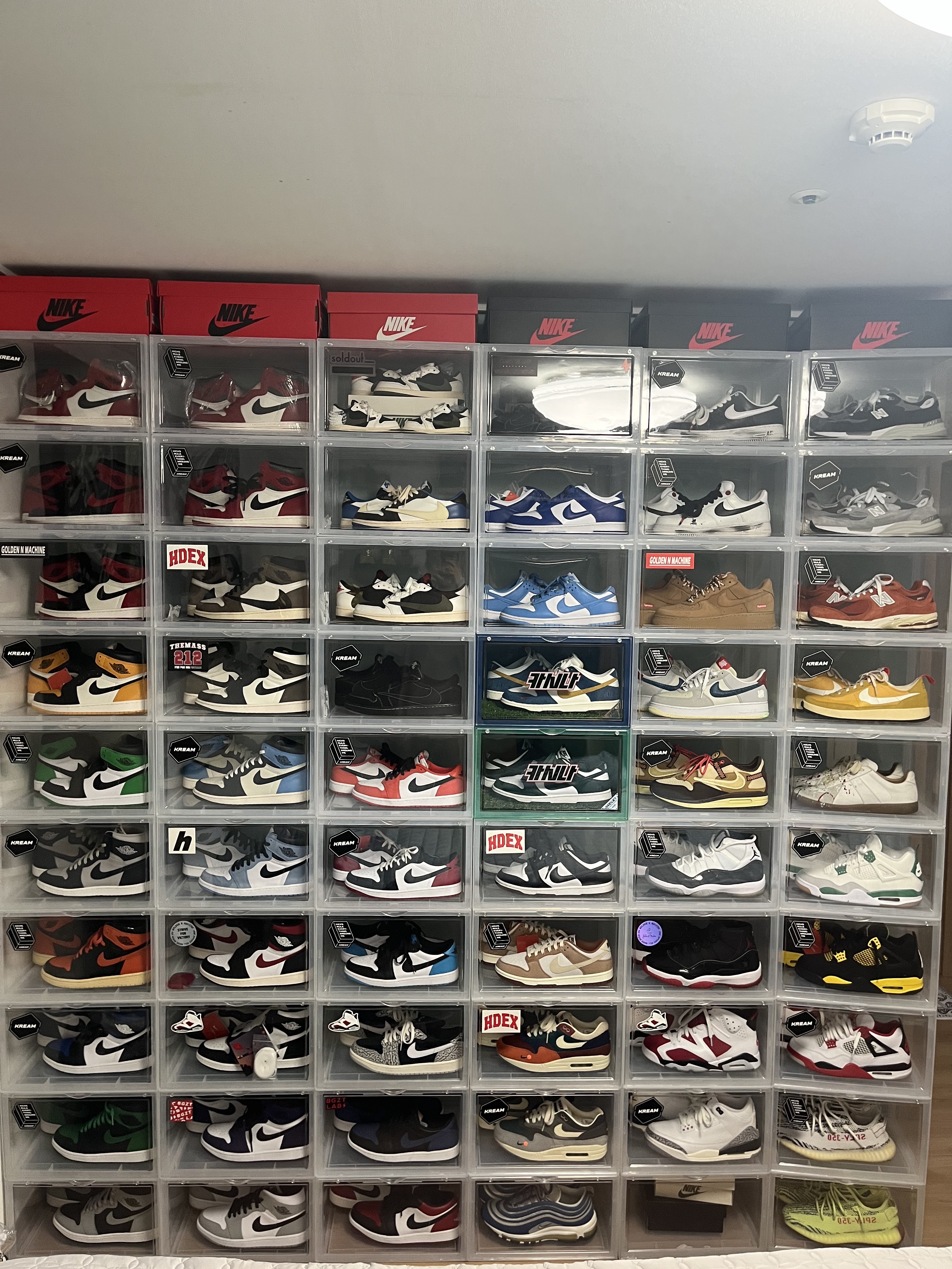 Jordan 1 x Travis Scott x Fragment Retro Low OG SP Military Blue, Jordan 1 x Travis Scott Retro High OG SP Mocha 착용 스타일