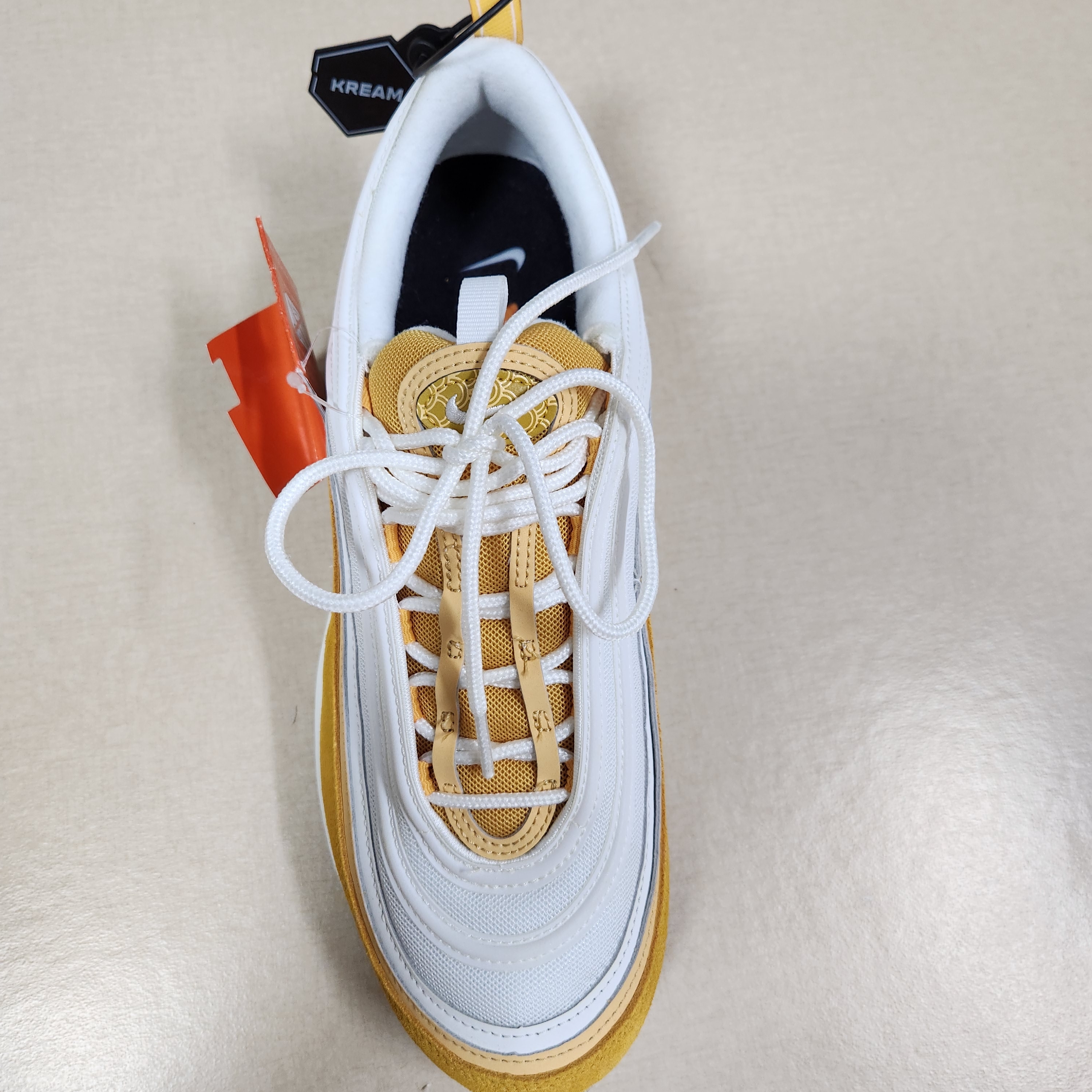 Nike Air Max 97 PRM Yellow Ochre 착용 스타일 - 4