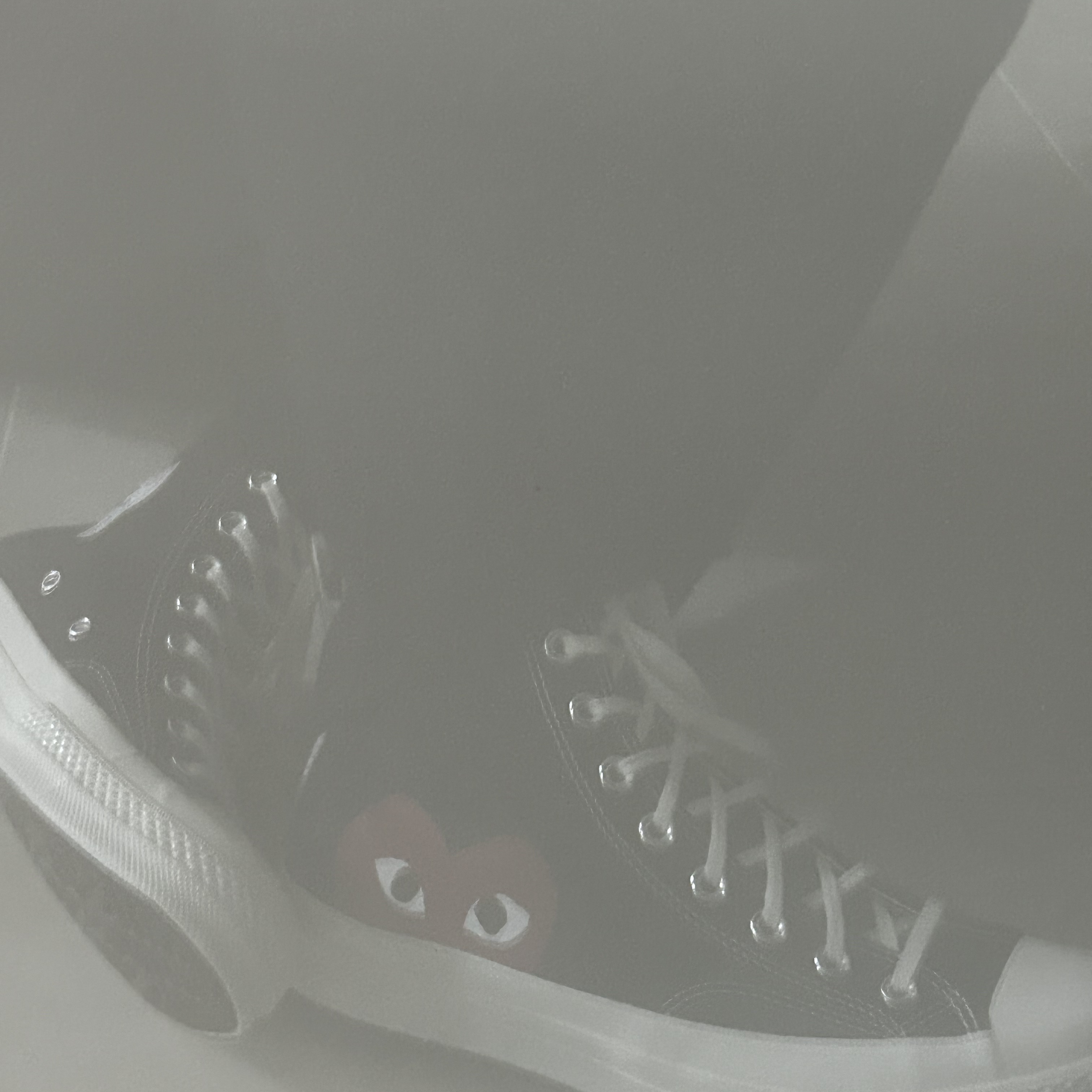 Converse x Play Comme des Garcons Chuck 70 Hi Black 착용 스타일 - 2