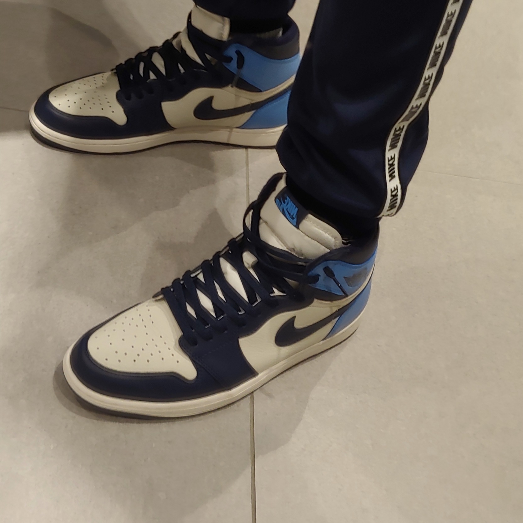 Jordan 1 Retro High Obsidian UNC 착용 스타일