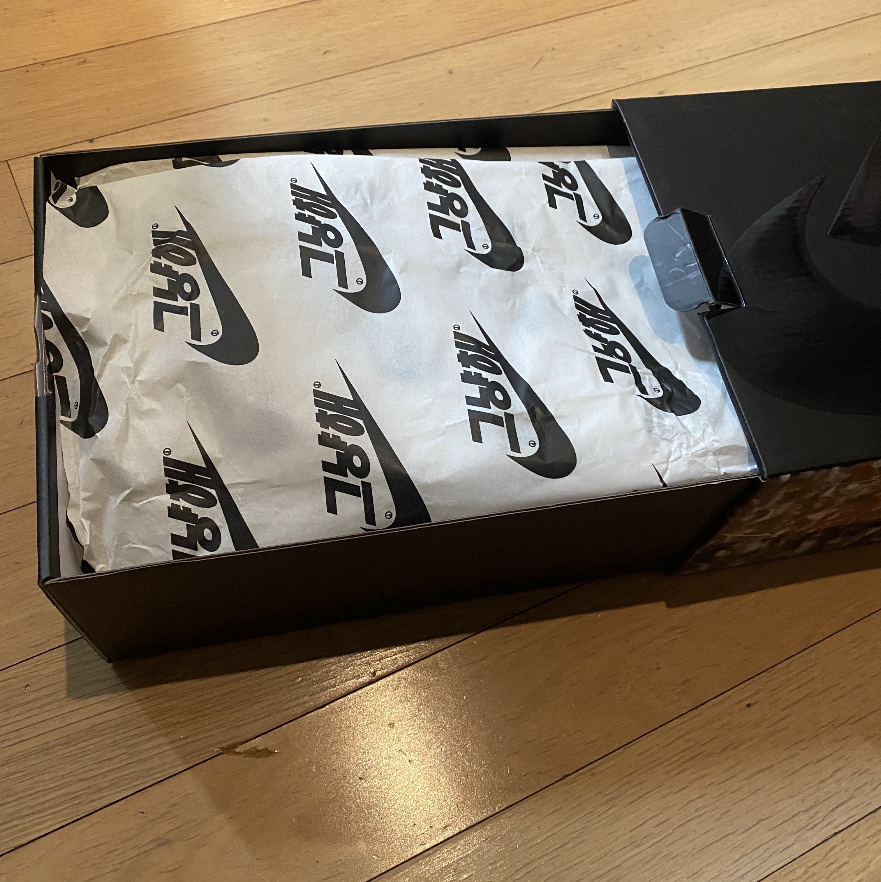 Nike x Peaceminusone Air Force 1 Low Para-Noise 2.0 착용 스타일 - 4