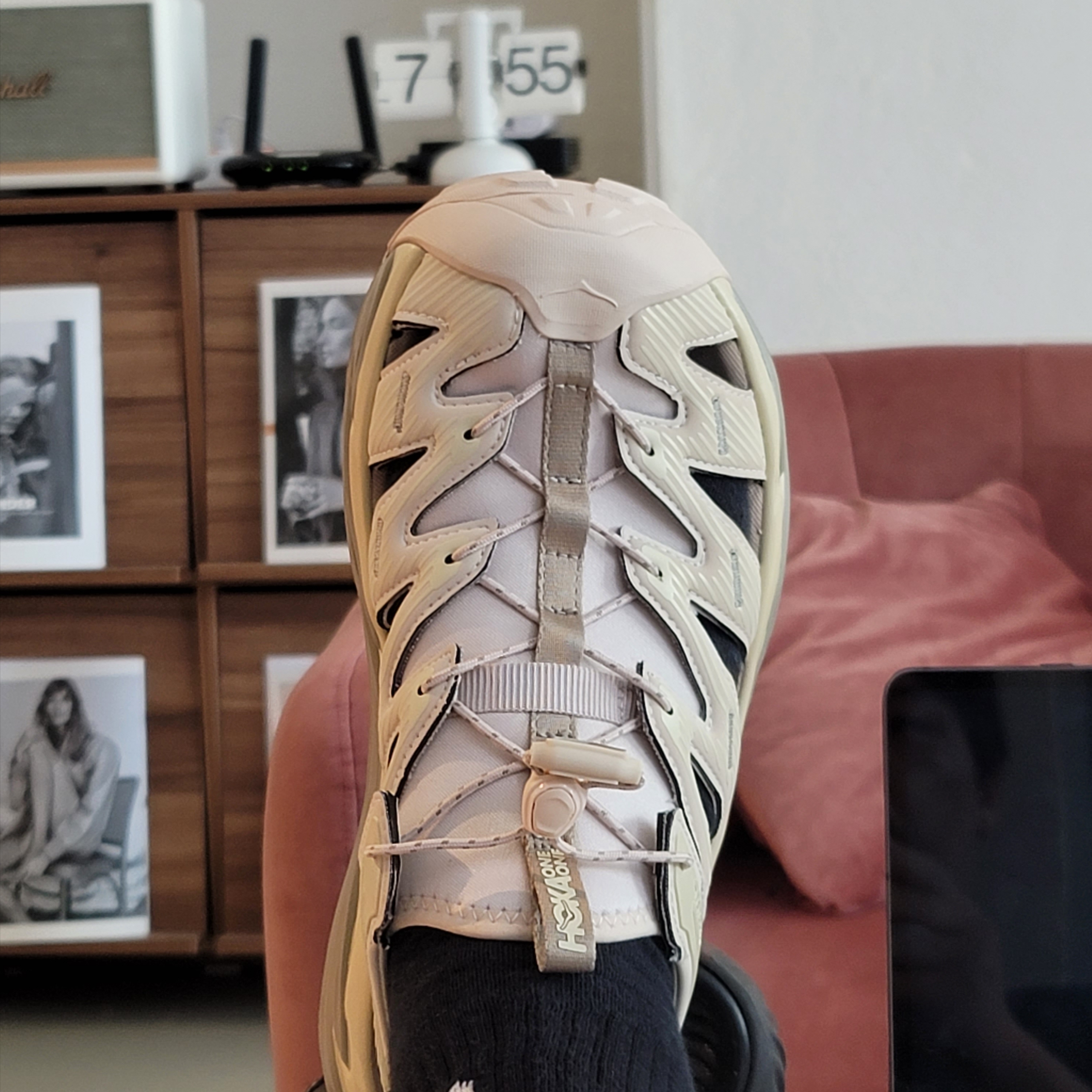 Hoka Hopara Shifting Sand Dune 착용 스타일