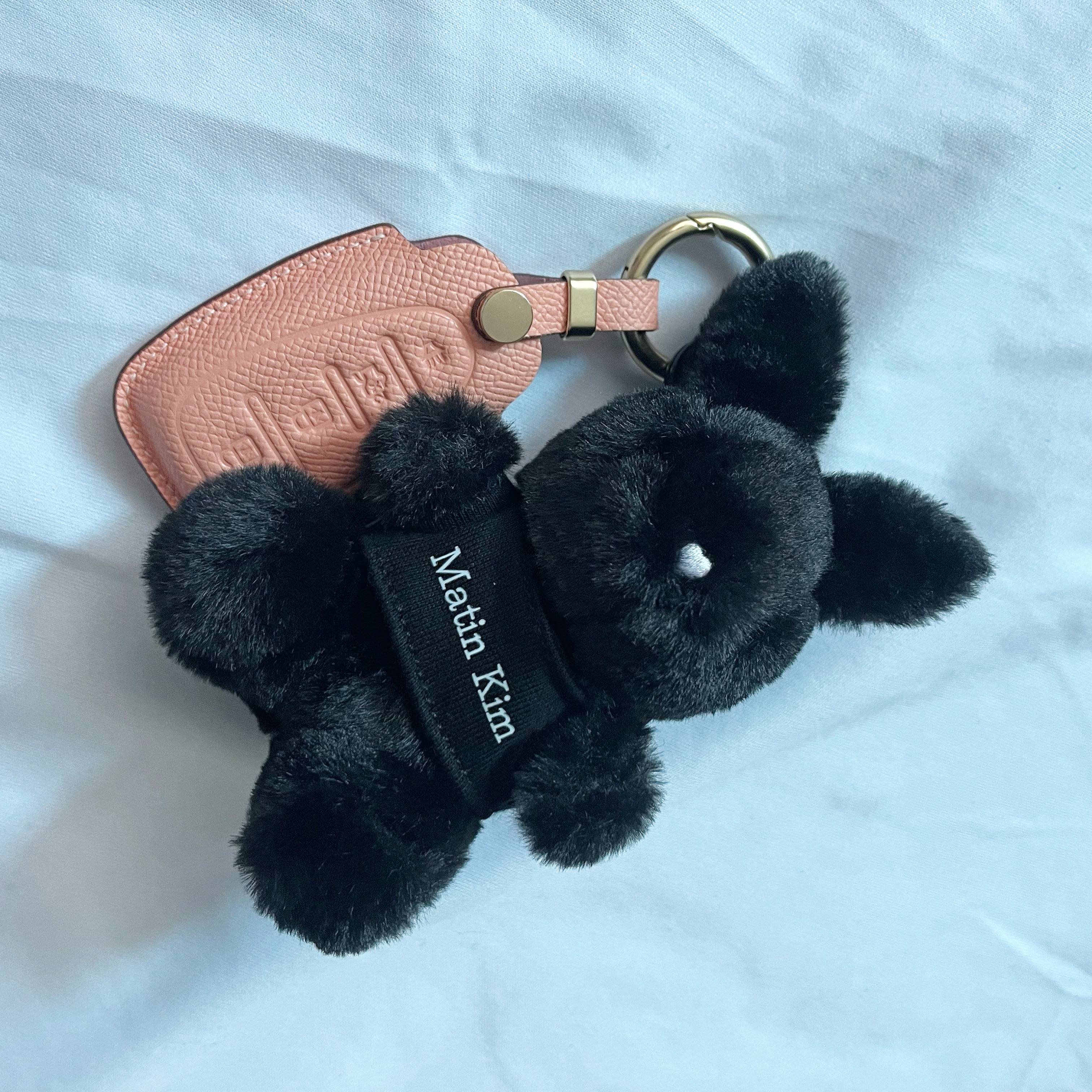 Matin Kim Black Bunny Toy Keyring Black 착용 스타일
