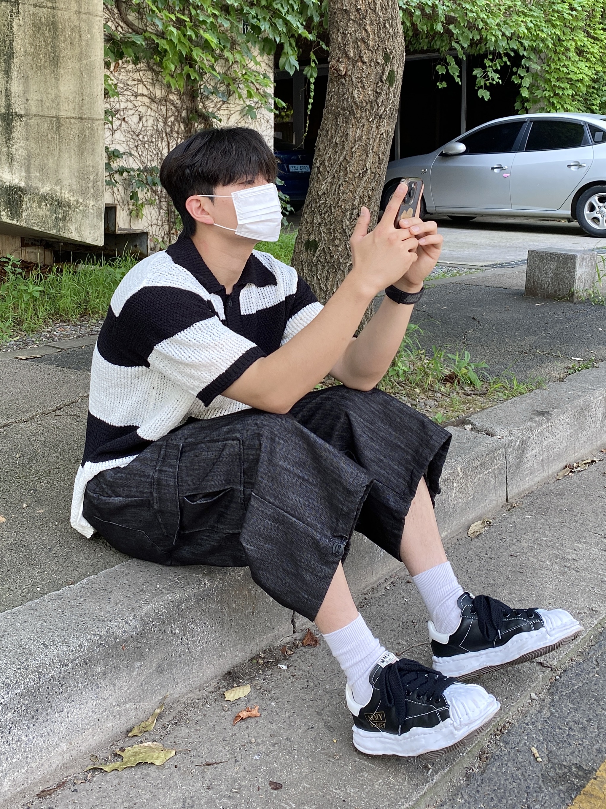 Maison Mihara Yasuhiro Blakey OG Sole Leather Low-top Sneakers Black 착용 스타일 - 2