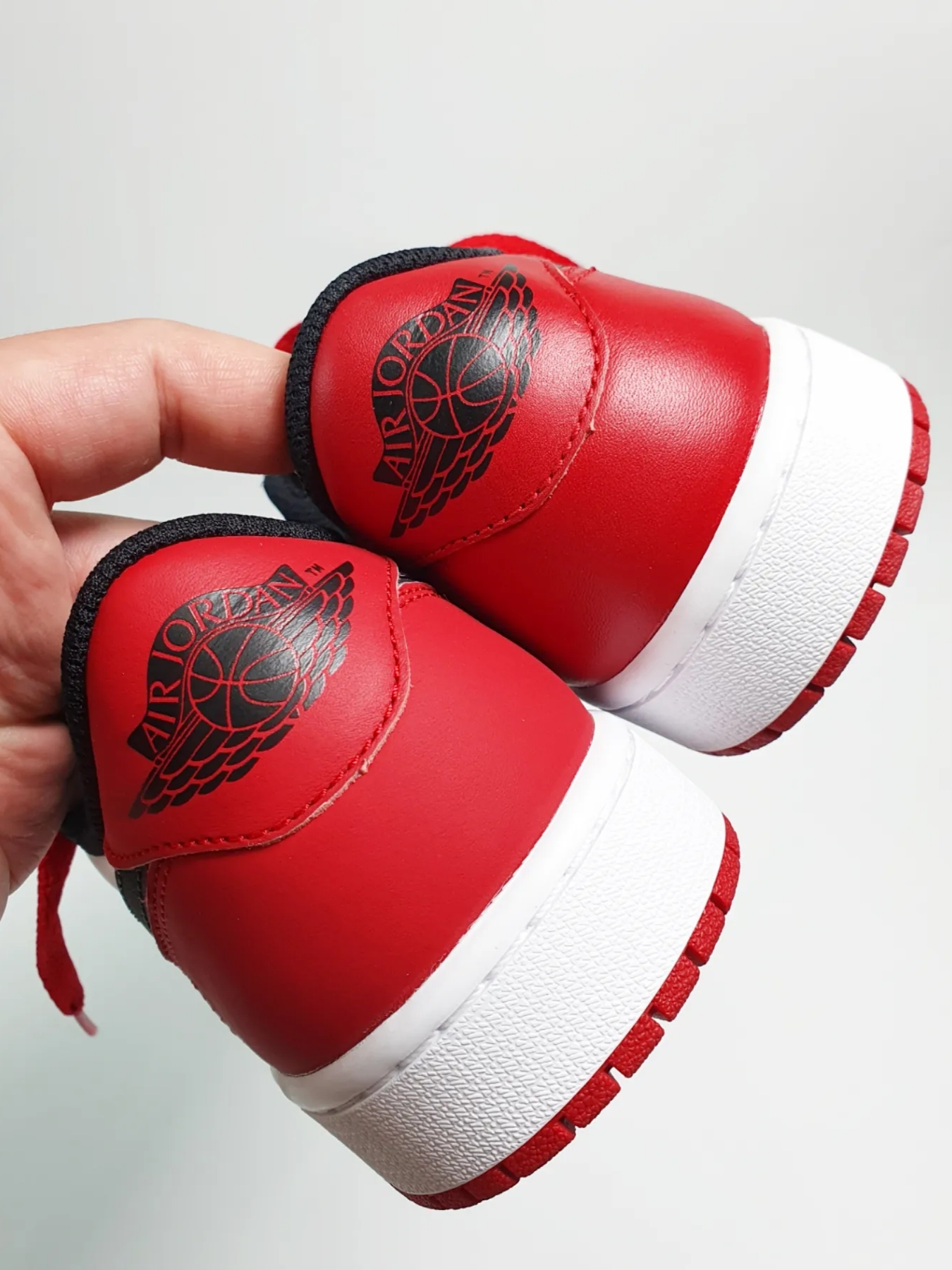 Jordan 1 Retro Low OG Black Toe 착용 스타일 - 4