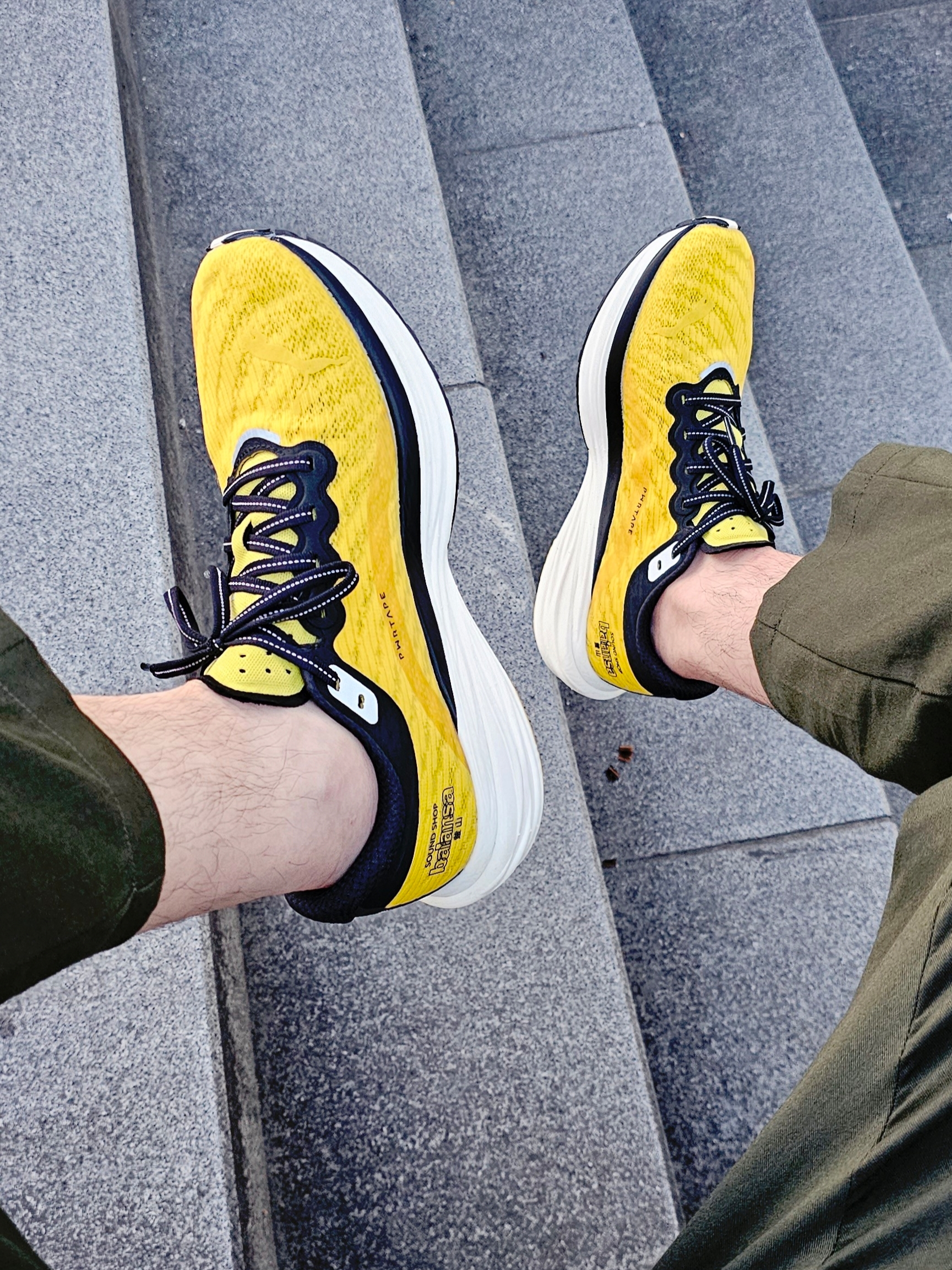 Puma x Balansa Deviate Nitro 2 Freesia Black 착용 스타일 - 3