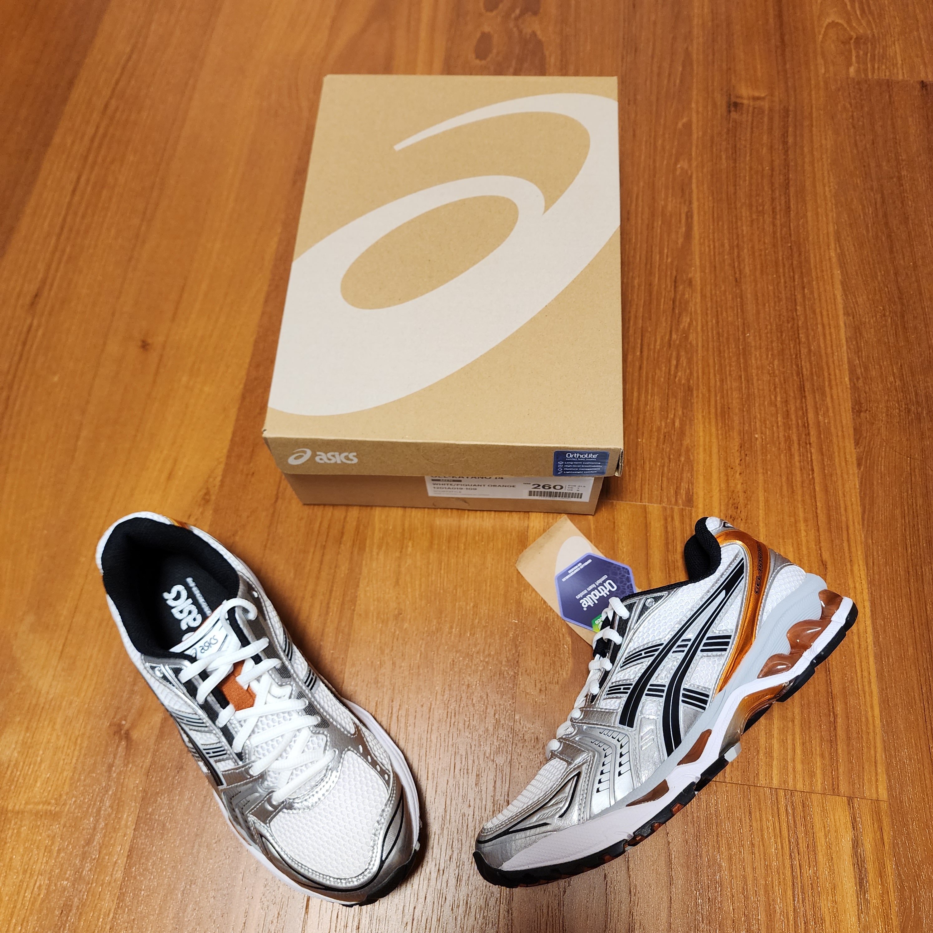 Asics Gel-Kayano 14 White Piquant Orange 착용 스타일 - 2