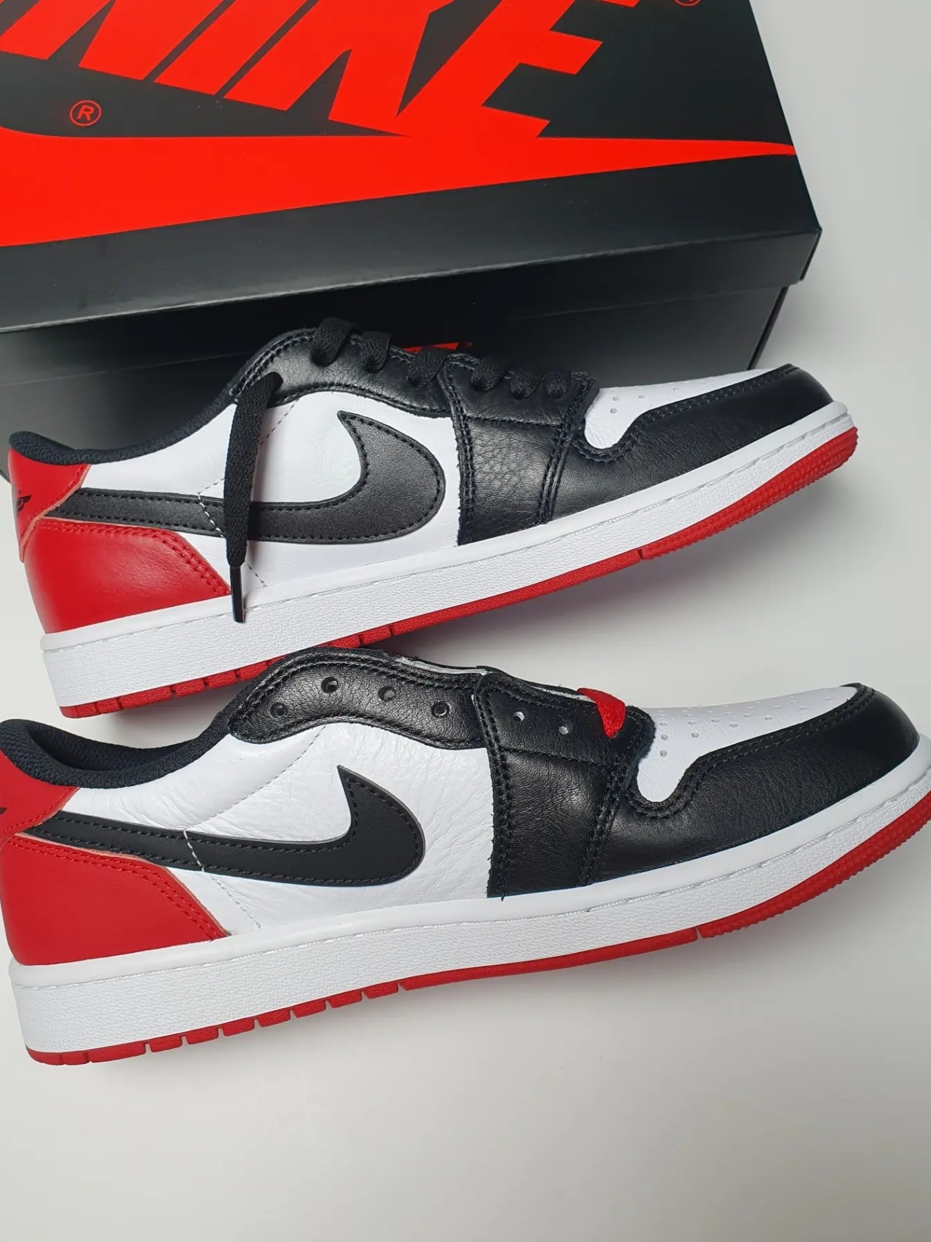 Jordan 1 Retro Low OG Black Toe 착용 스타일 - 5