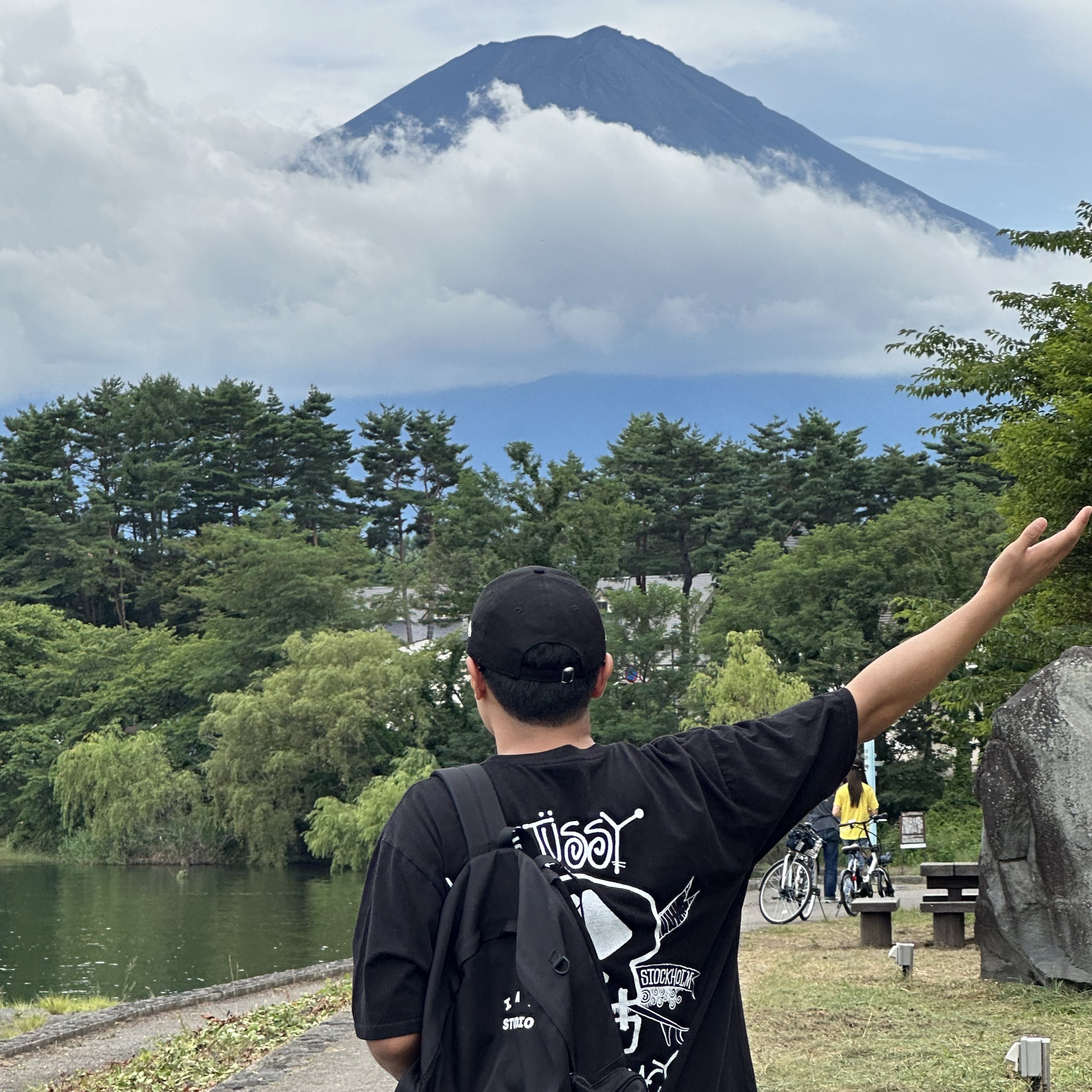 Stussy SS Link 9Twenty Cap Black, Stussy x Our Legacy Work Shop Surf Skull Pigment Dyed T-Shirt Black 착용 스타일