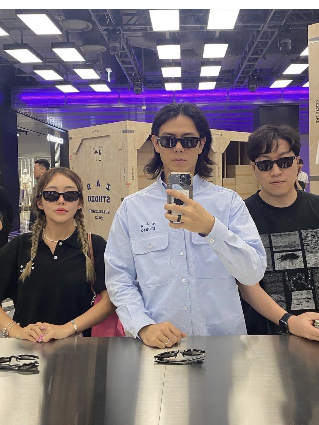 IAB Studio Work Shirt Sky Blue - The Hyundai Seoul Exclusive, IAB Studio Cropped Pique Shirt Black - The Hyundai Seoul Exclusive 착용 스타일