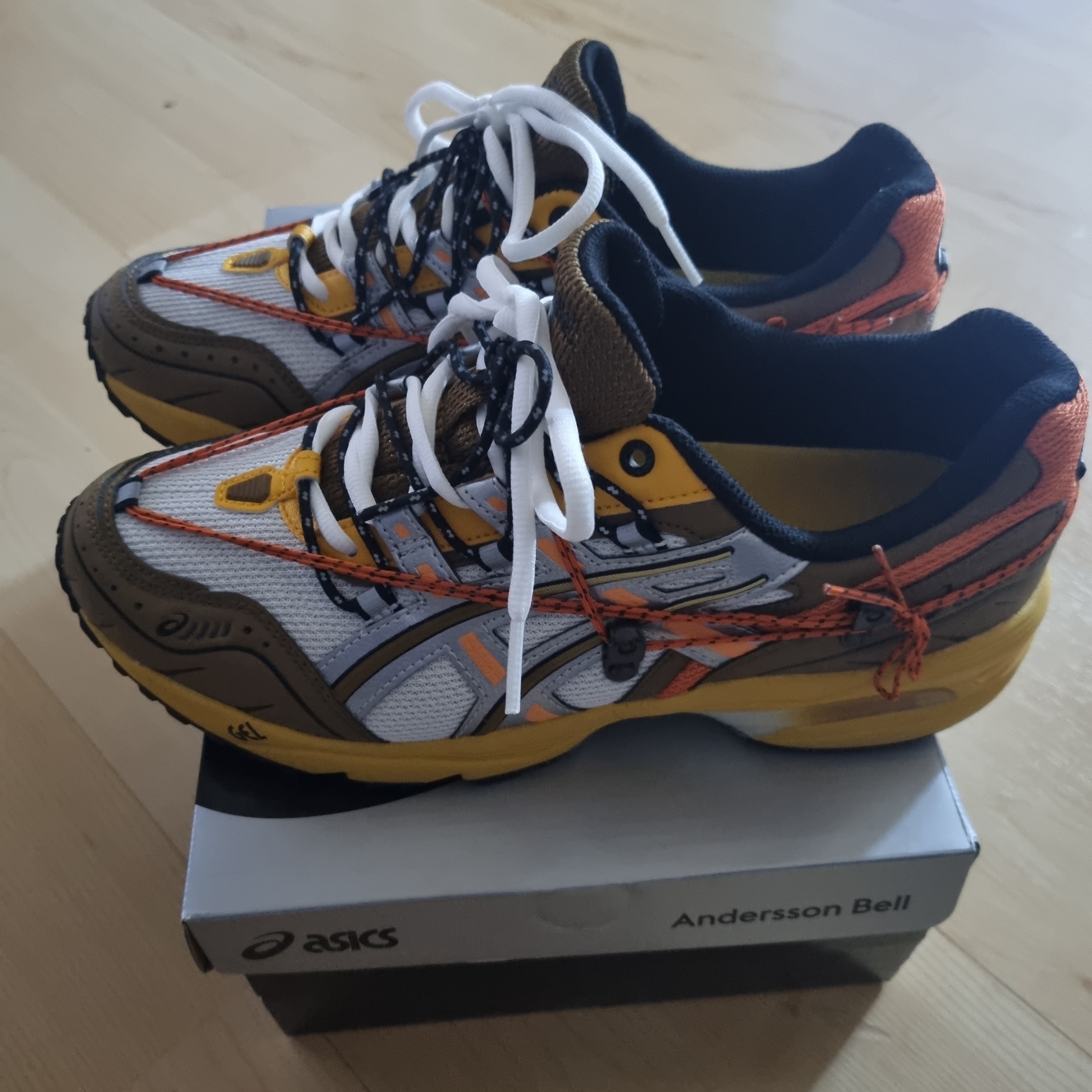 Asics x Andersson Bell Gel-1090 White Orange 착용 스타일 - 2