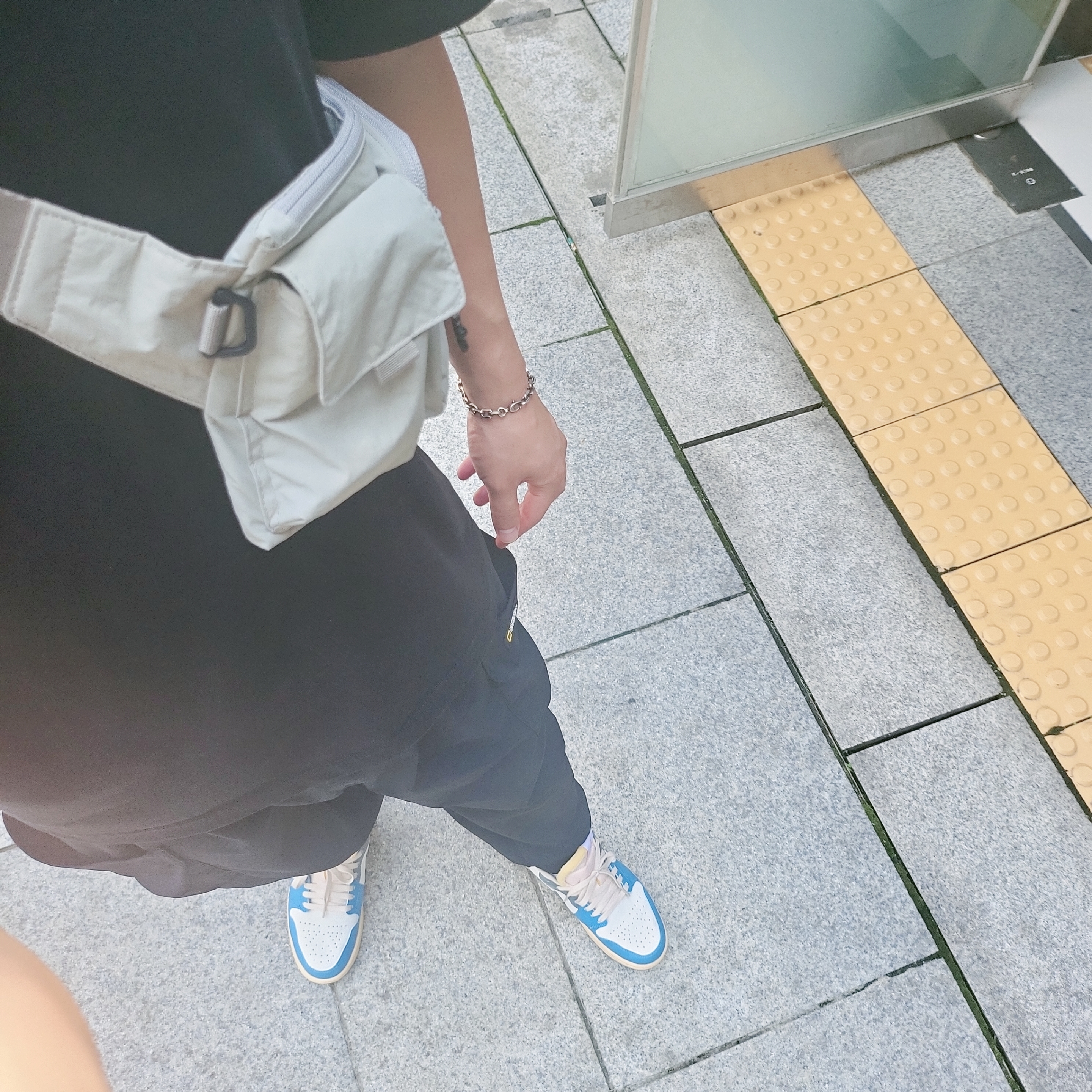 Jordan 1 Low SE Tokyo 96 착용 스타일 - 1