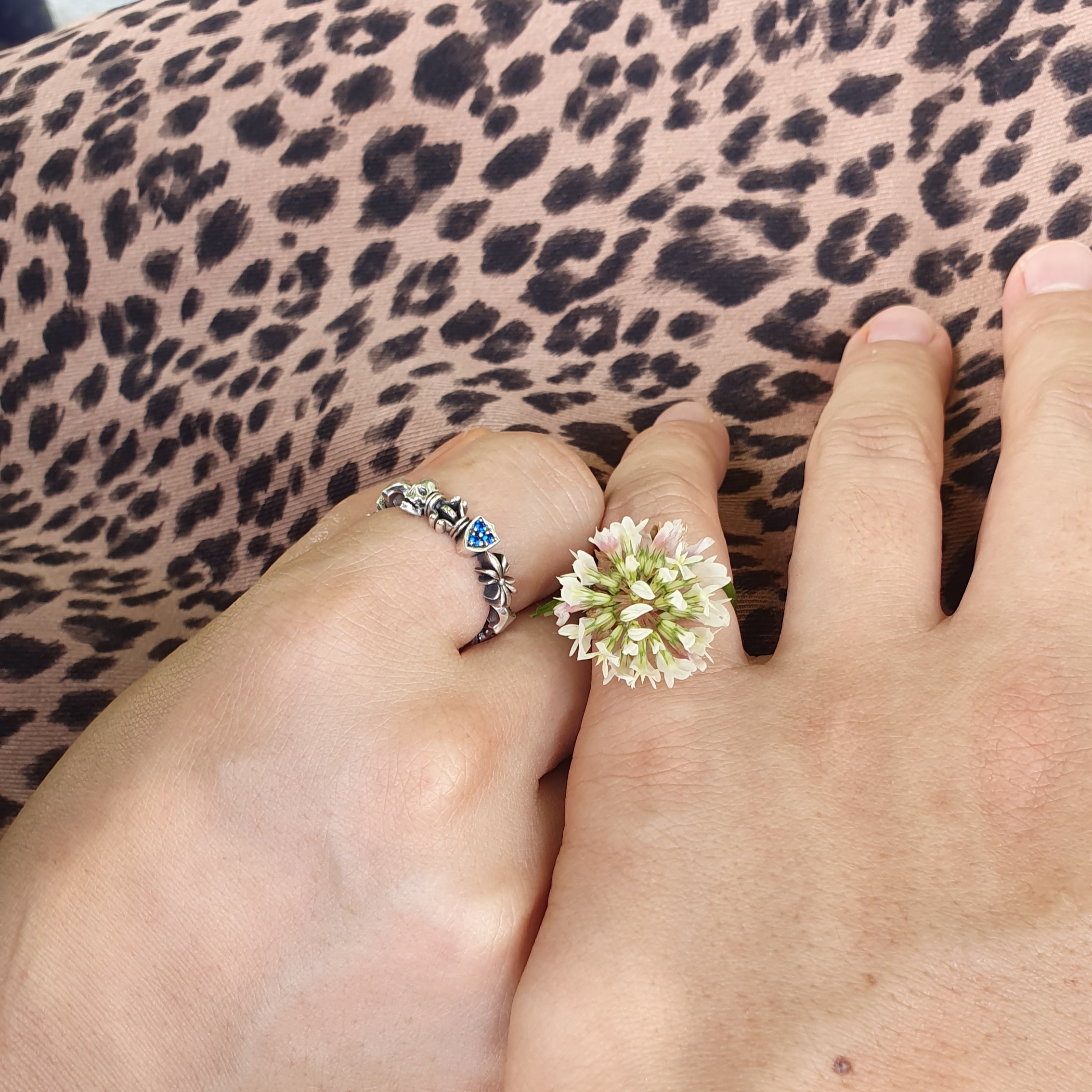 [KREAM 단독] Scudo Signature Link Stone Bold Medium Ring Blue 착용 스타일
