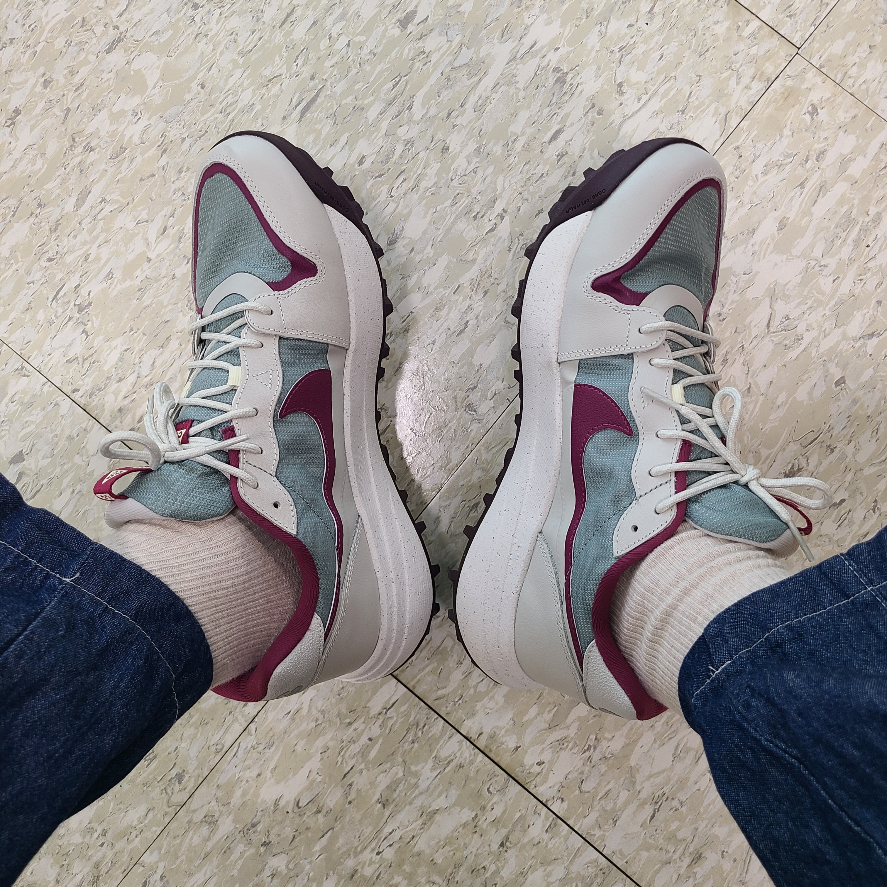 Nike ACG Lowcate Mica Green Light Bone 착용 스타일 - 4