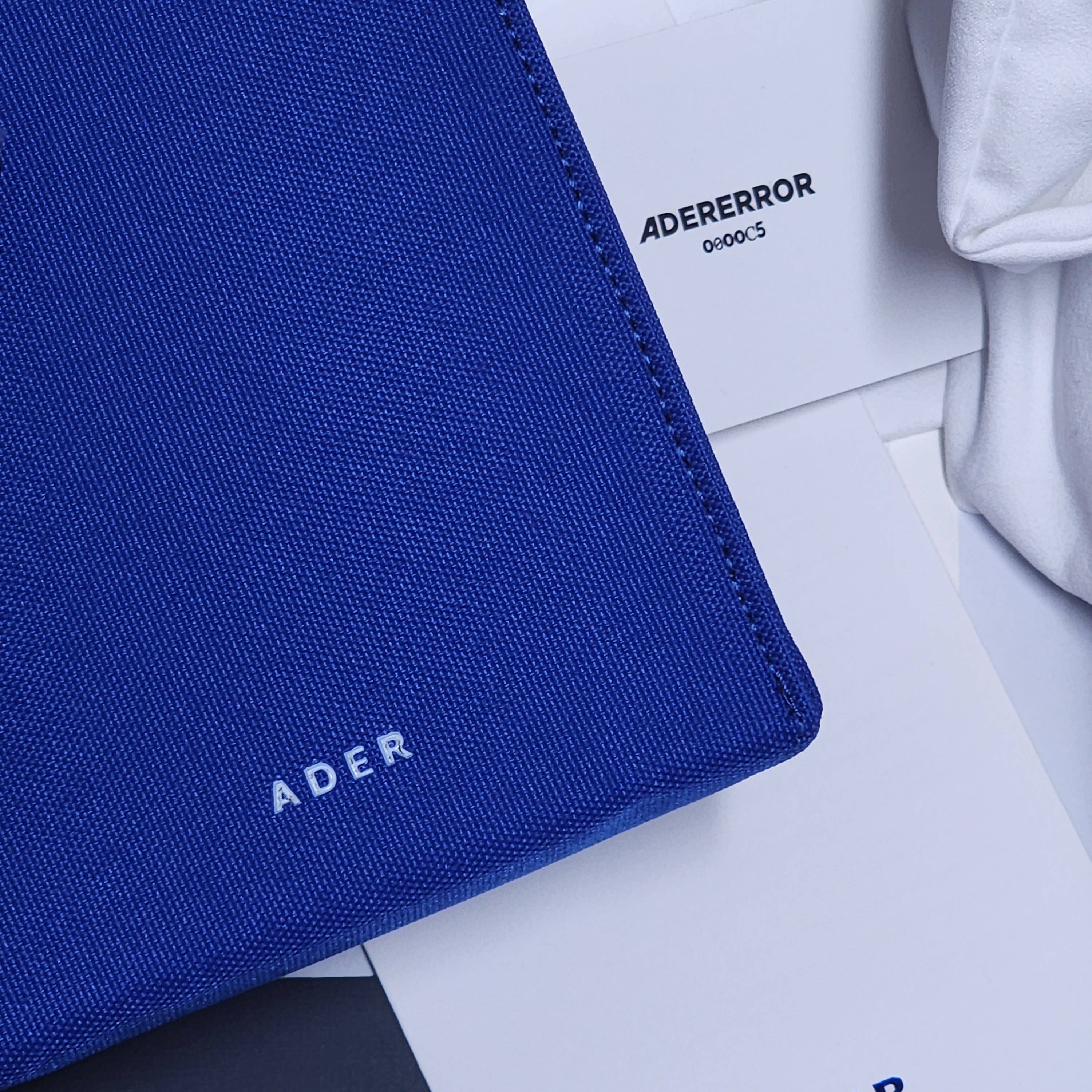 Ader Error Small Shopper Bag Z-Blue 착용 스타일