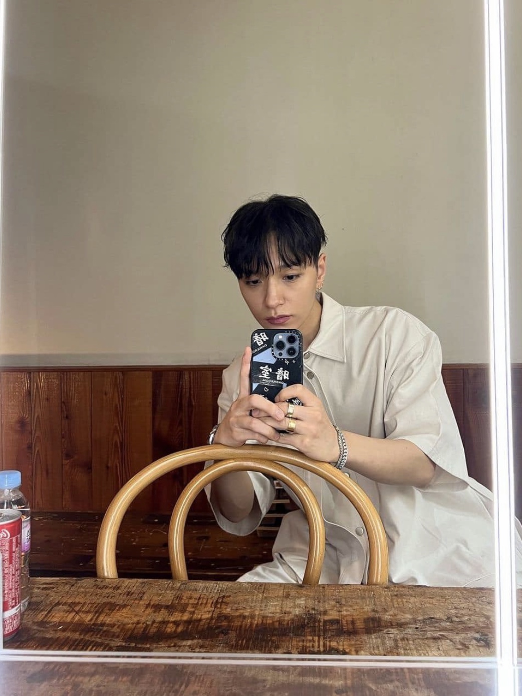 Casetify x Darkr8m Studio Tape Impact iPhone Case Double Black 착용 스타일