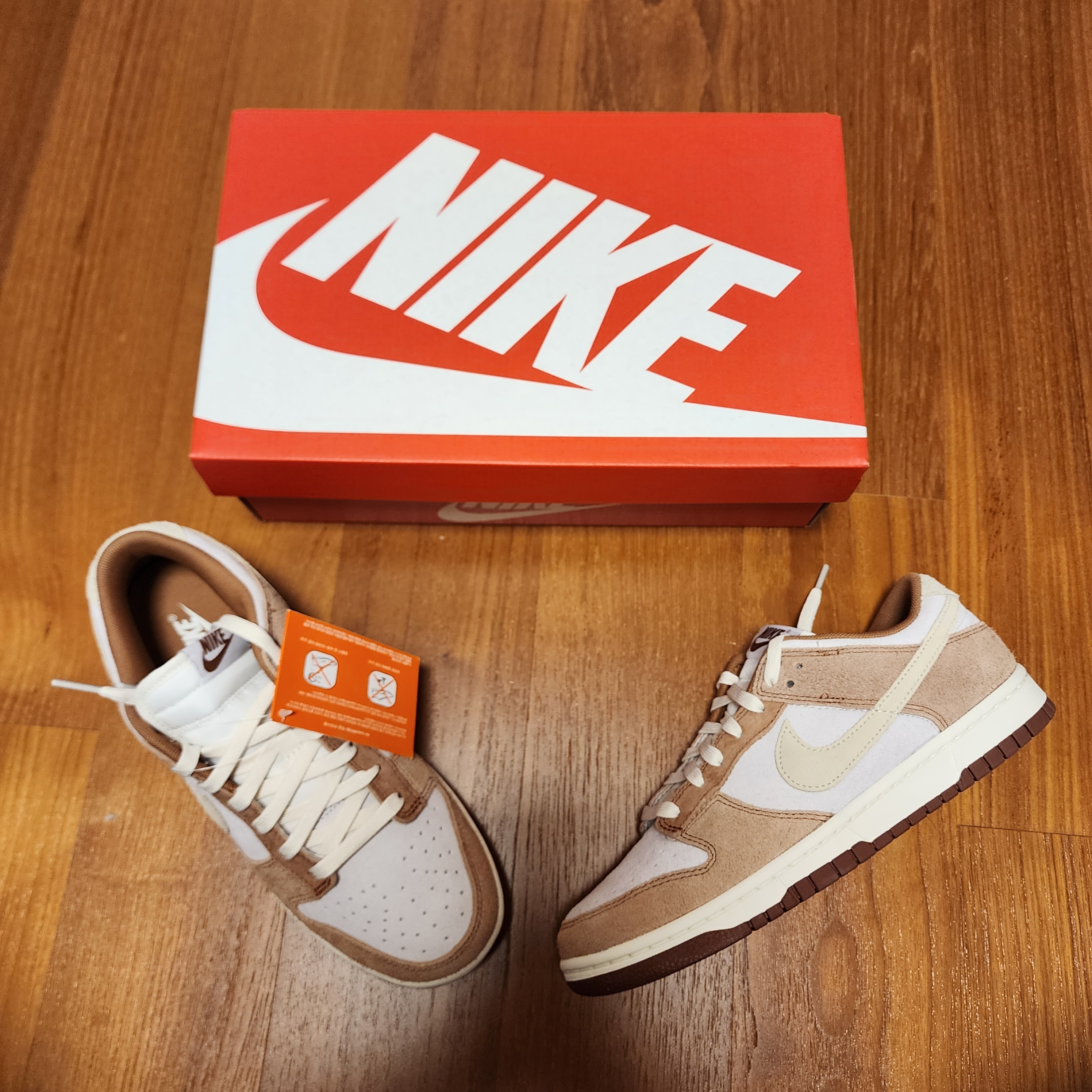Nike Dunk Low Pro Premium Medium Curry 착용 스타일 - 2
