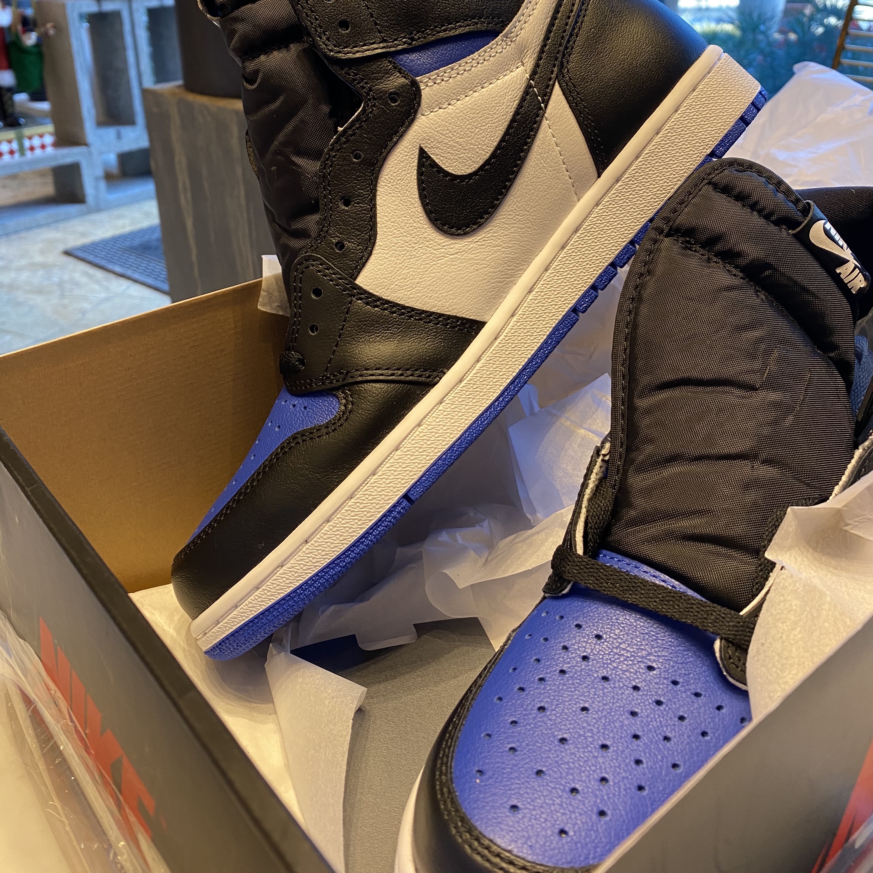 Jordan 1 Retro High OG Royal Toe 착용 스타일 - 3