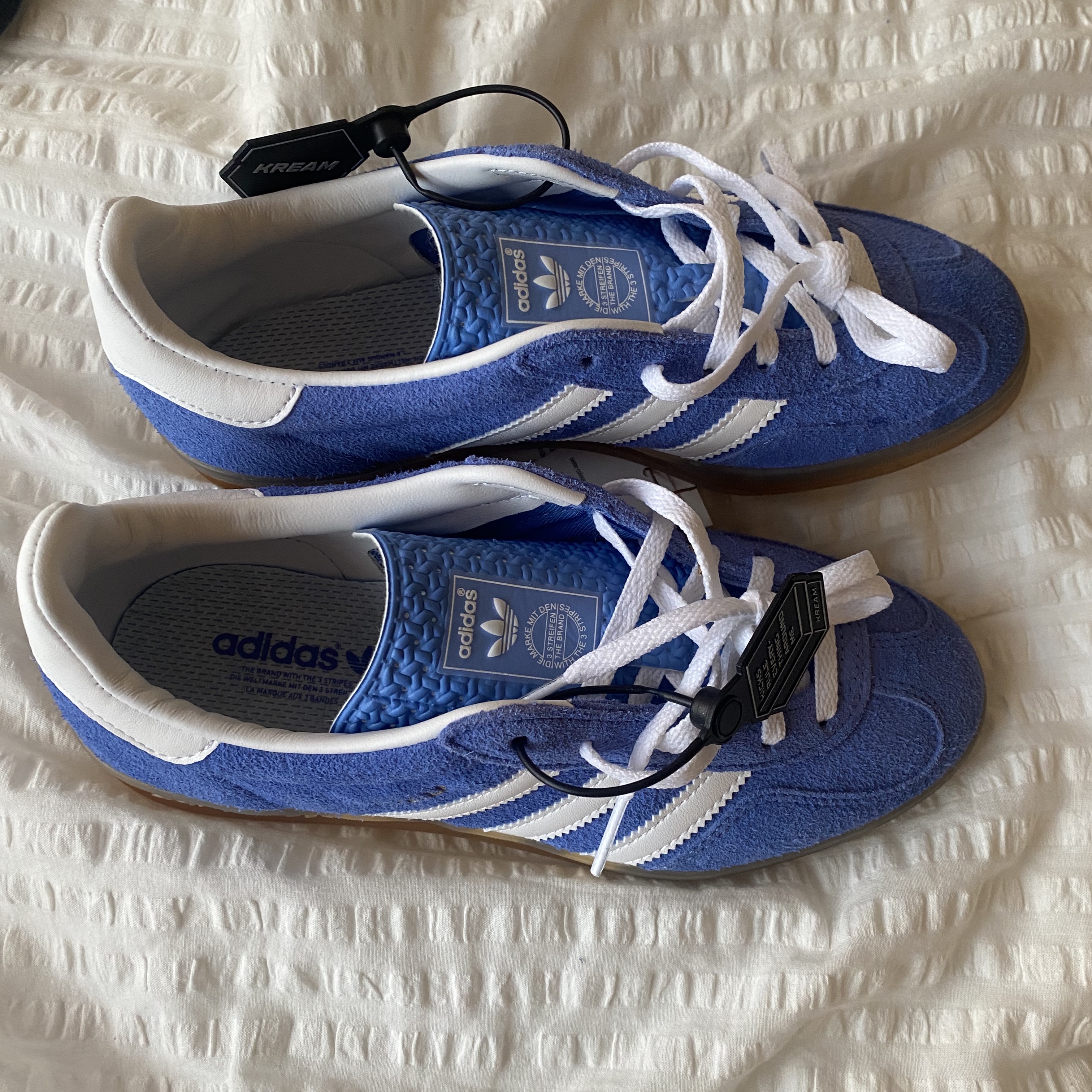 (W) Adidas Gazelle Indoor Blue Fusion Cloud White 착용 스타일