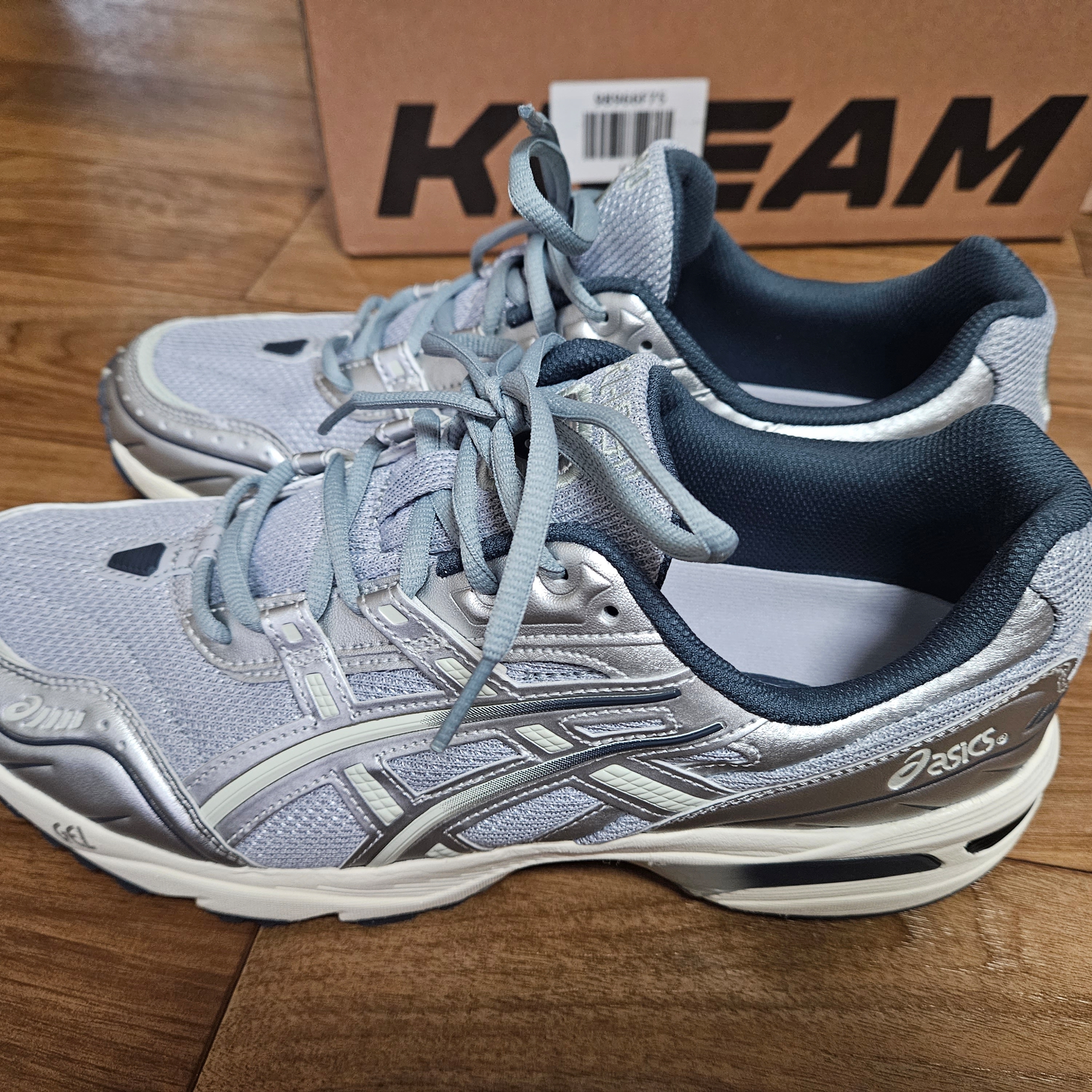 Asics Gel-1090 Piedmont Grey 착용 스타일