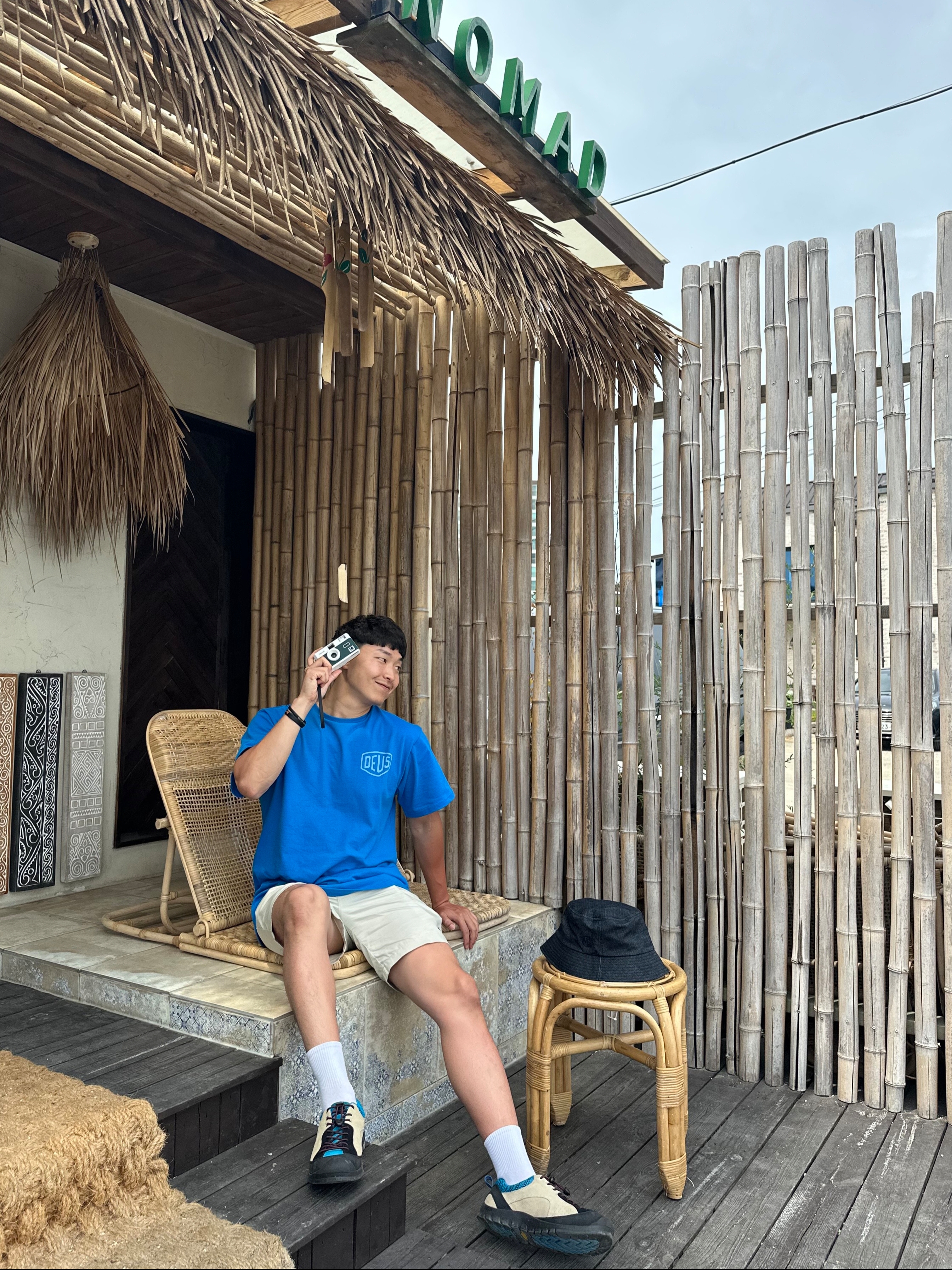 Keen Jasper Rocks SP Sneakers Beige, Deus Ex Machina Seongsu College T-Shirt Midnight Blue 착용 스타일 - 1