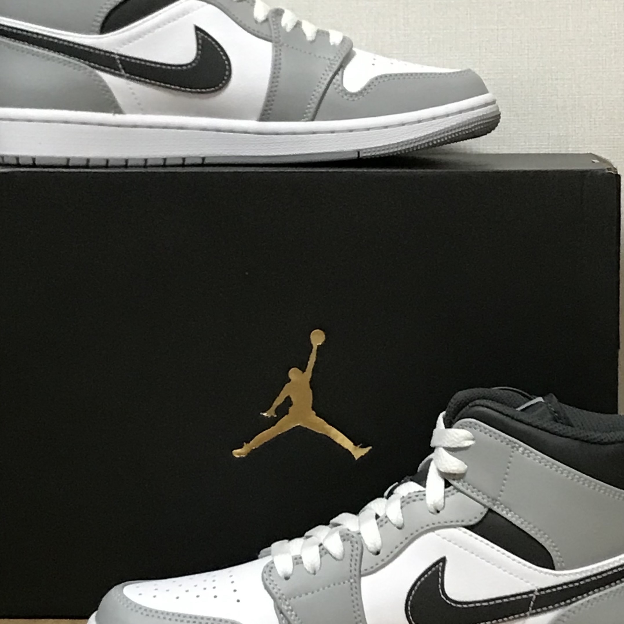 Jordan 1 Mid Light Smoke Grey Anthracite 착용 스타일 - 1