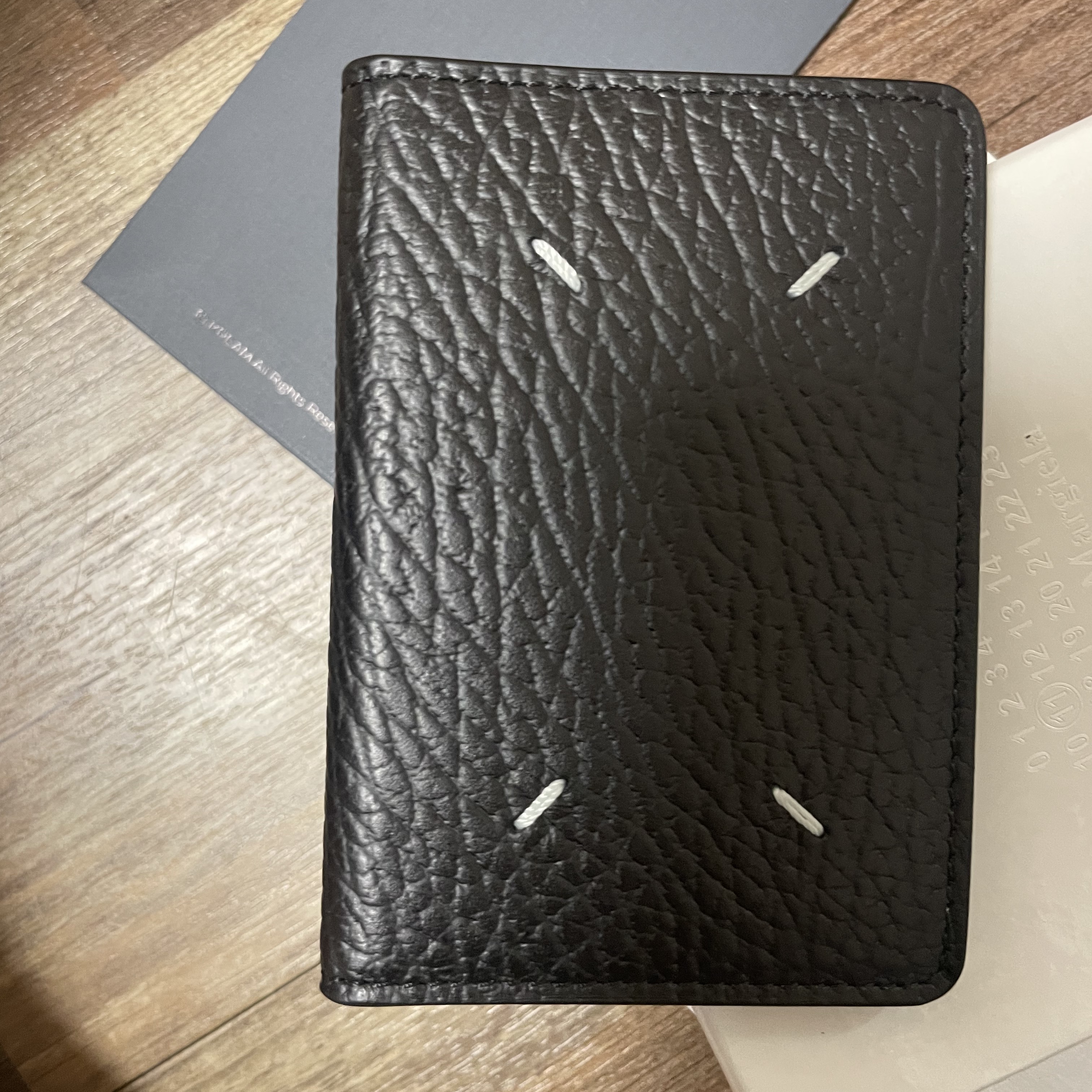 Maison Margiela Bovine Leather Card Holder Black 착용 스타일