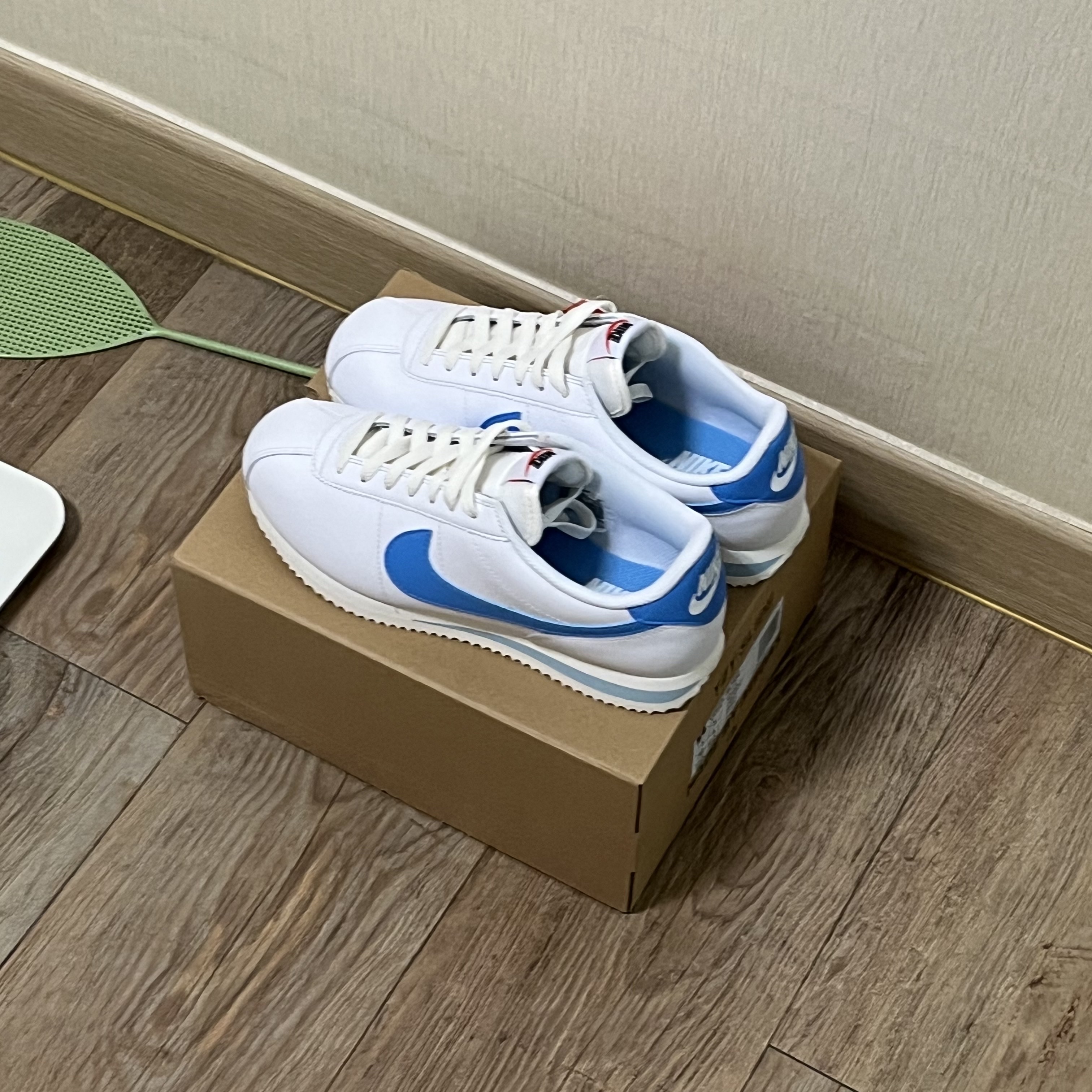 (W) Nike Cortez White University Blue 착용 스타일