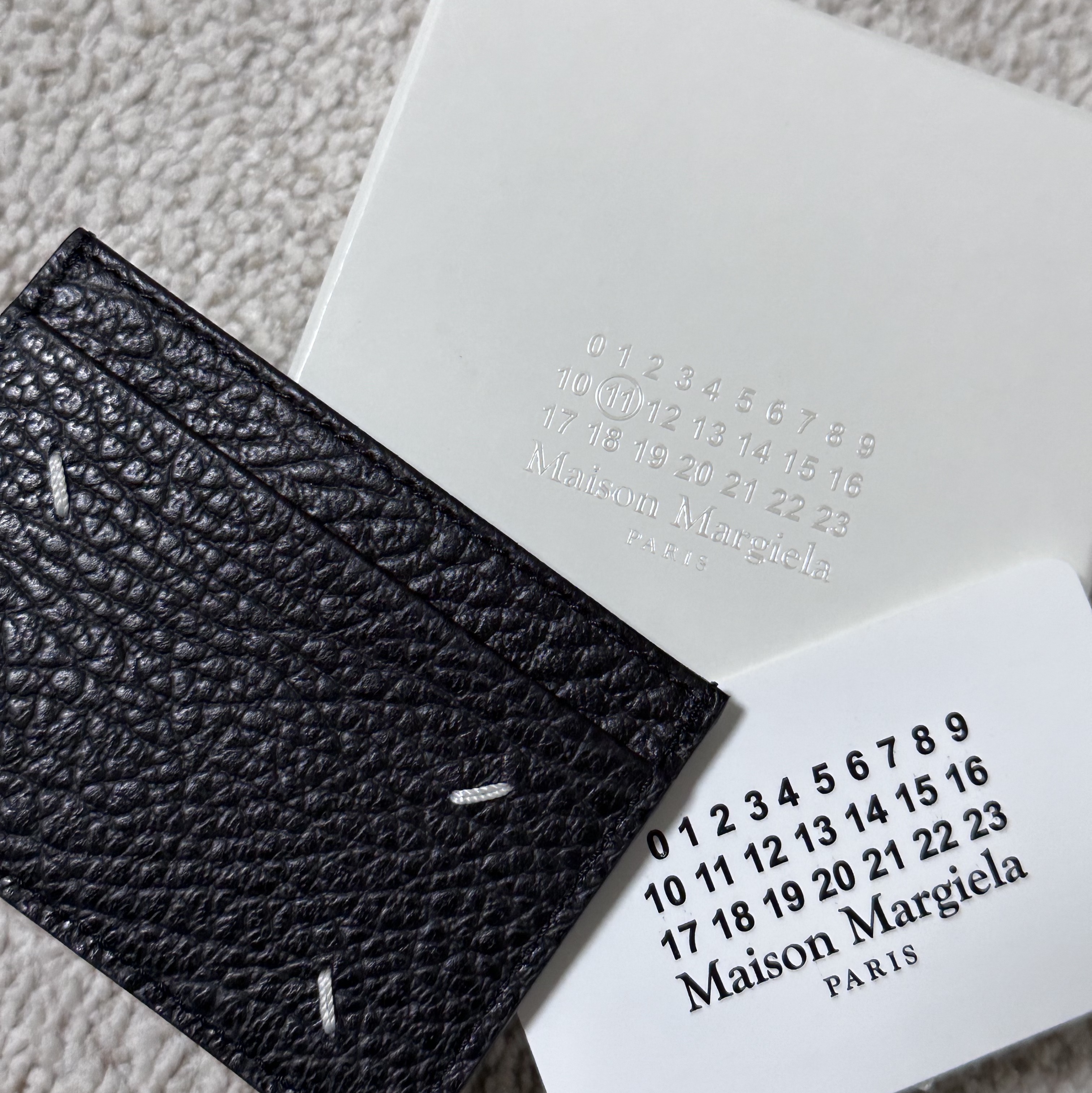Maison Margiela Four Stitch Card Holder Black 착용 스타일