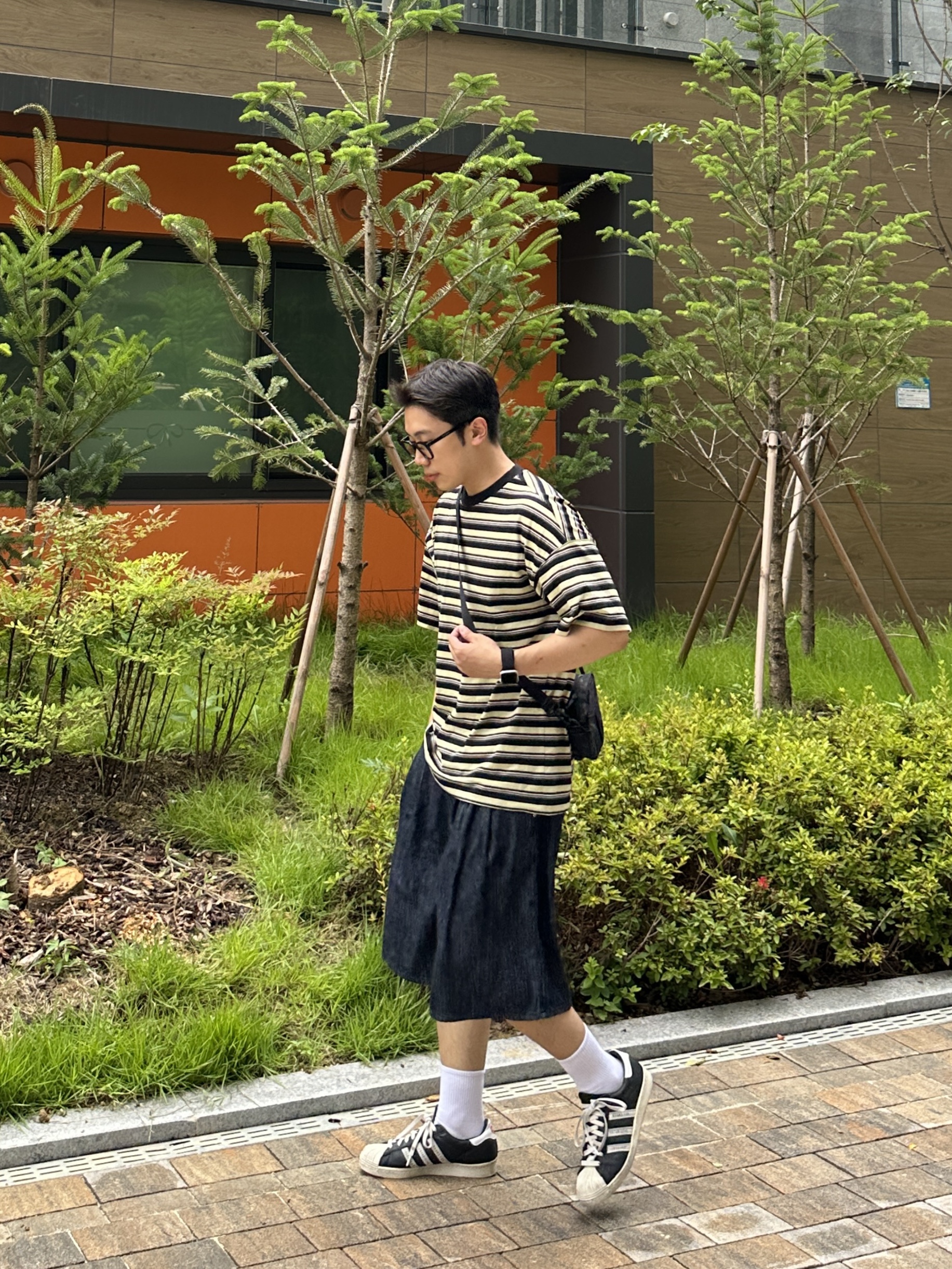 Adidas x Human Made Superstar Black White 착용 스타일