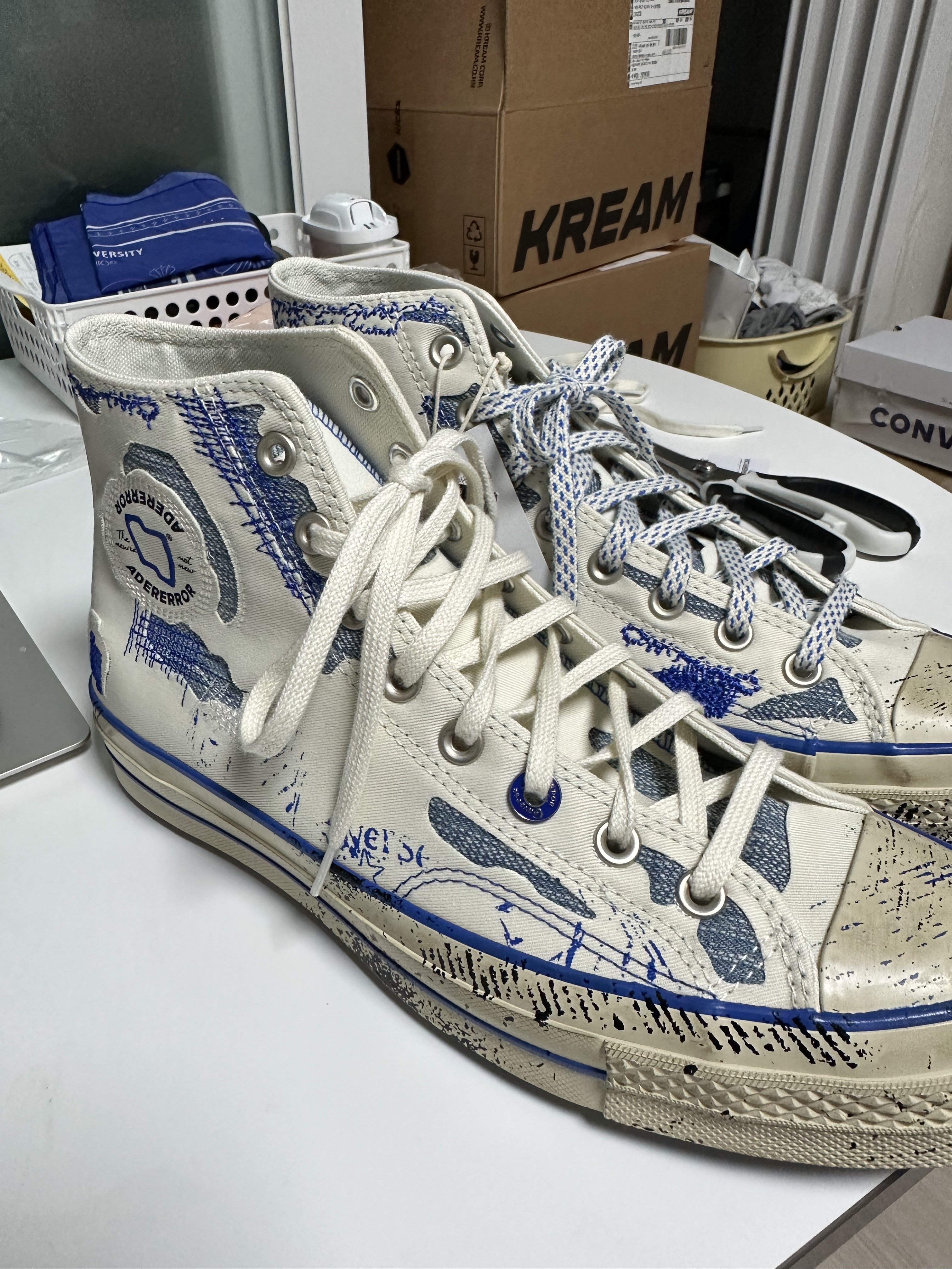 Converse x Ader Error Chuck 70 High White 착용 스타일 - 1