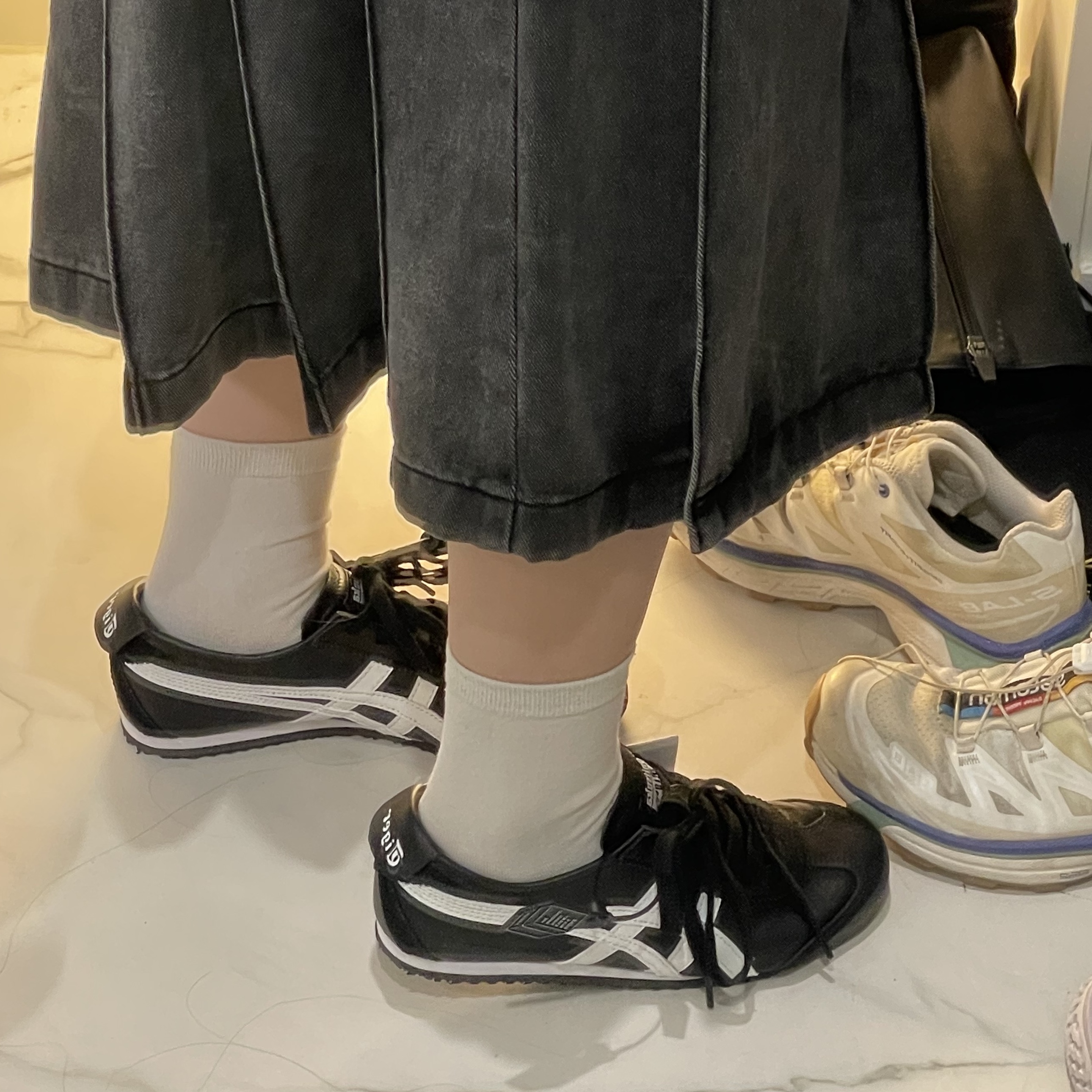 Onitsuka Tiger Mexico 66 Black White, Heritage Floss Crest Denim Surfer Shorts Indigo 착용 스타일 - 2