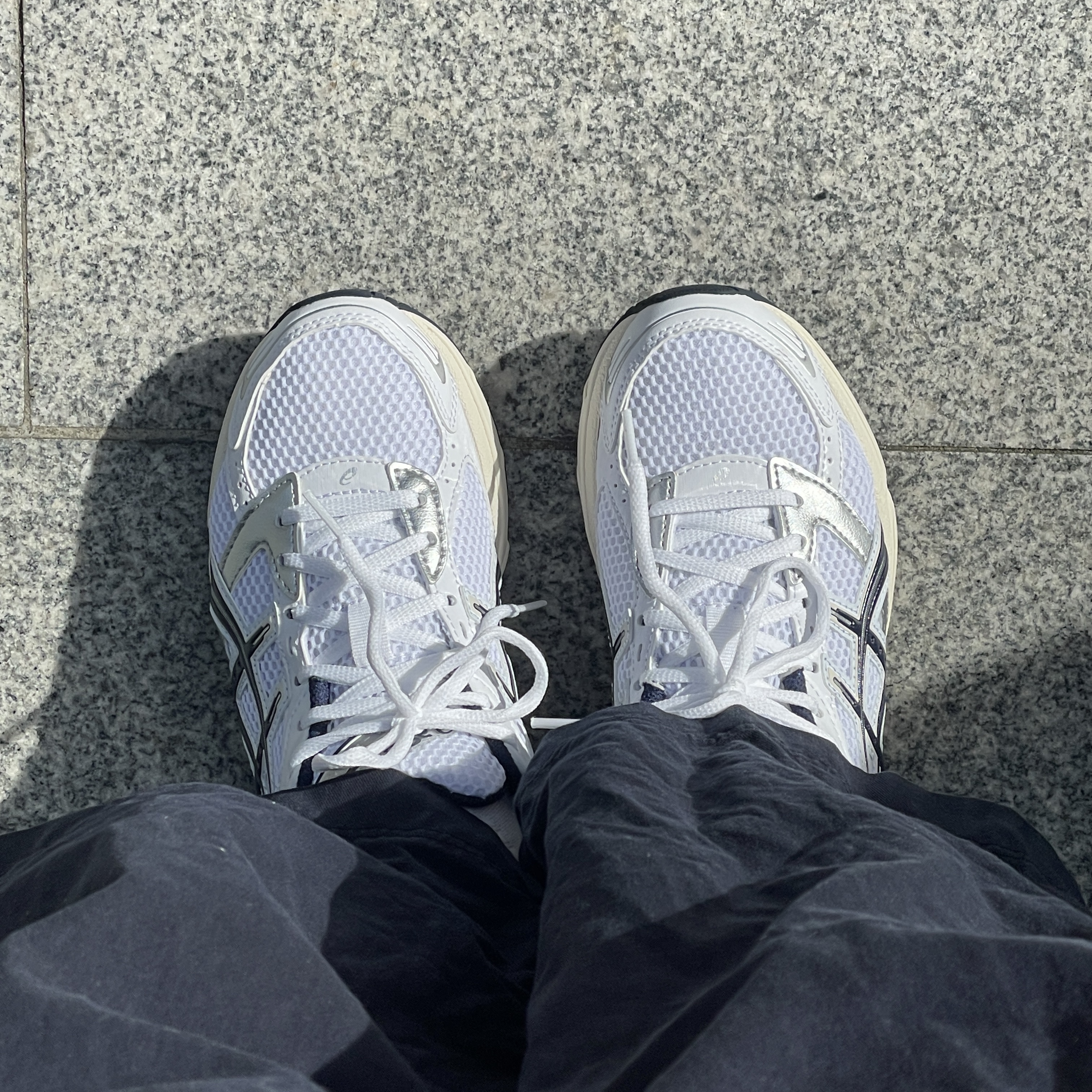 (W) Asics Gel-1130 White Midnight 착용 스타일 - 1
