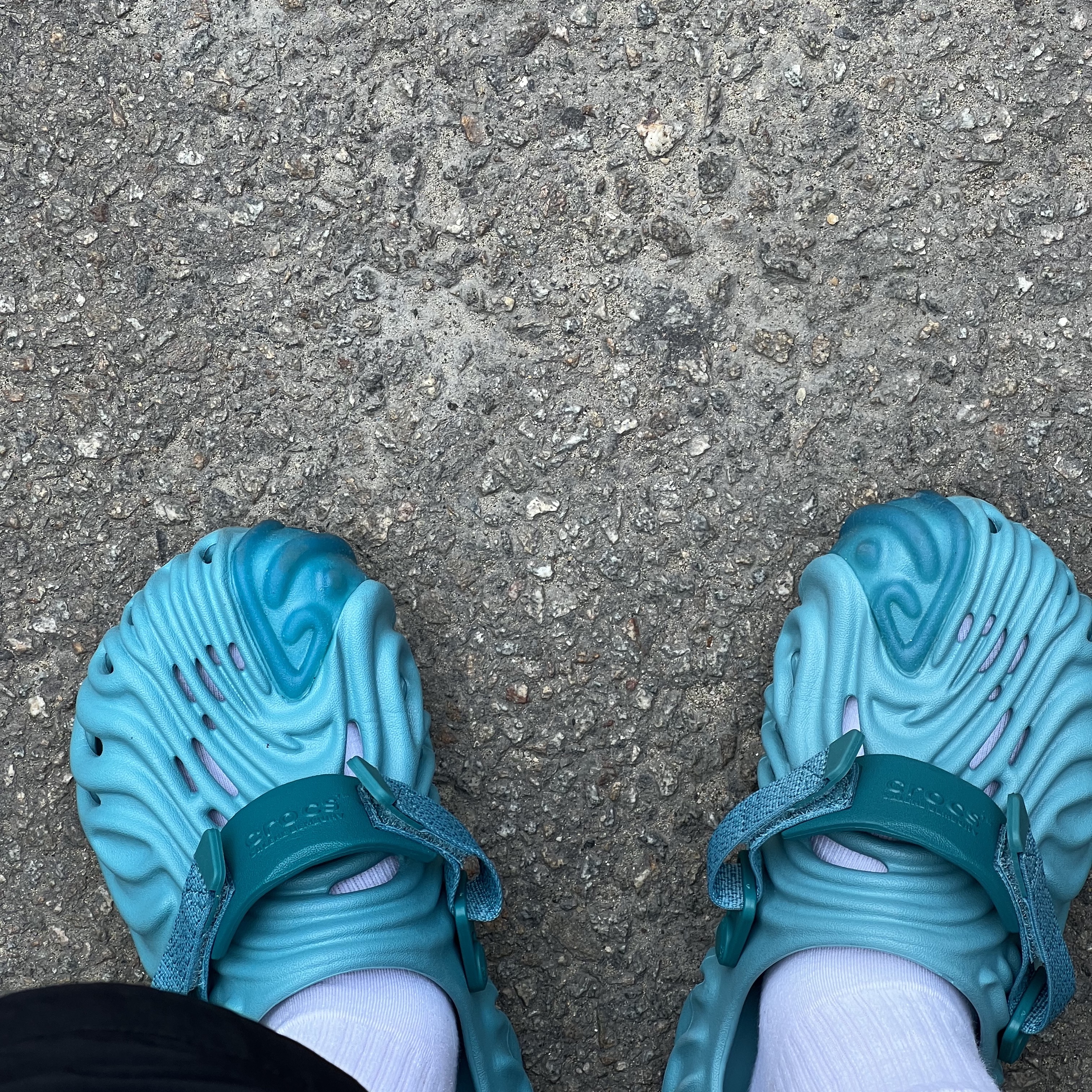 Crocs x Salehe Bembury Pollex Clog Tide 착용 스타일 - 2