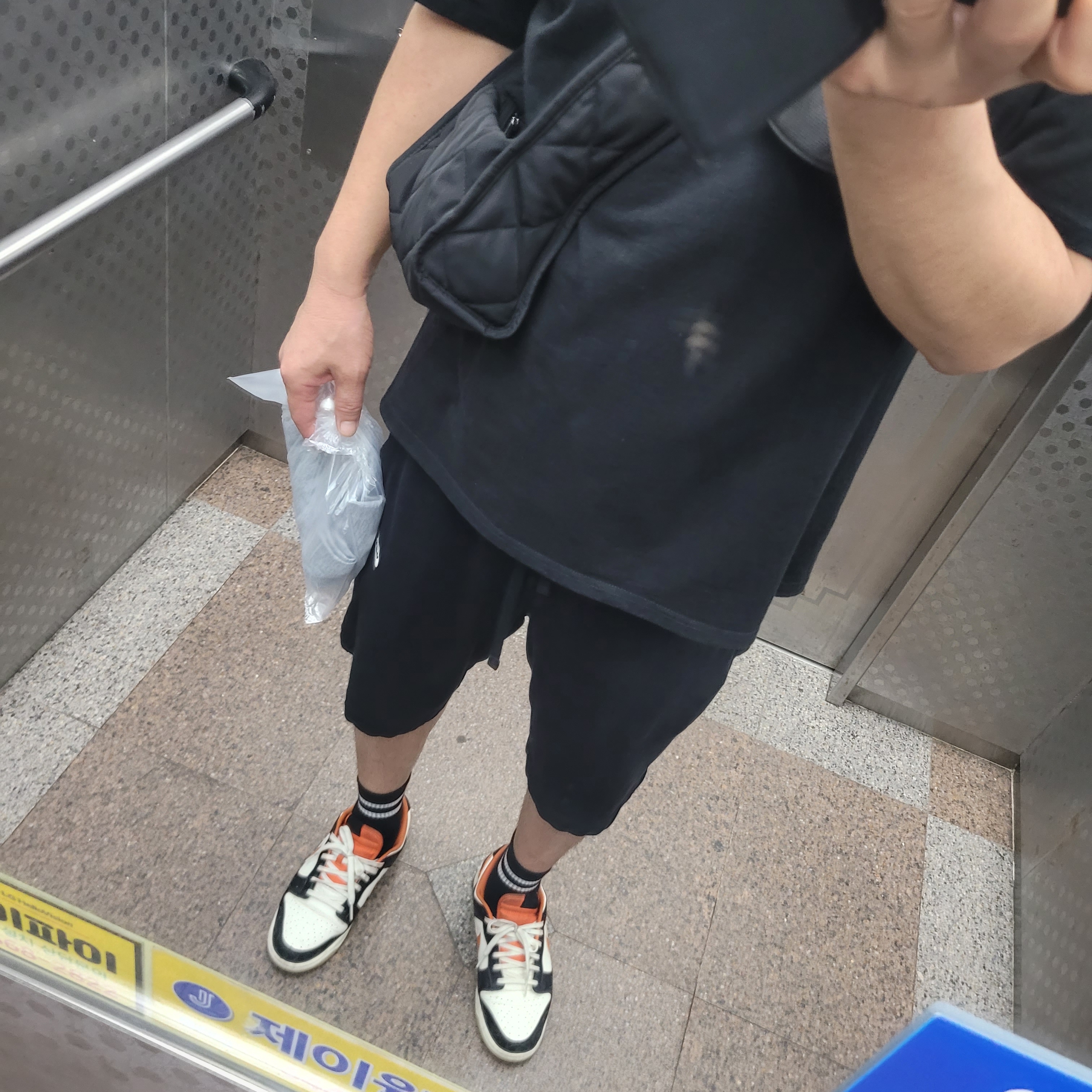Nike Dunk Low Retro PRM Halloween, Nike NSW Club Jersey Shorts Black - US/EU 착용 스타일