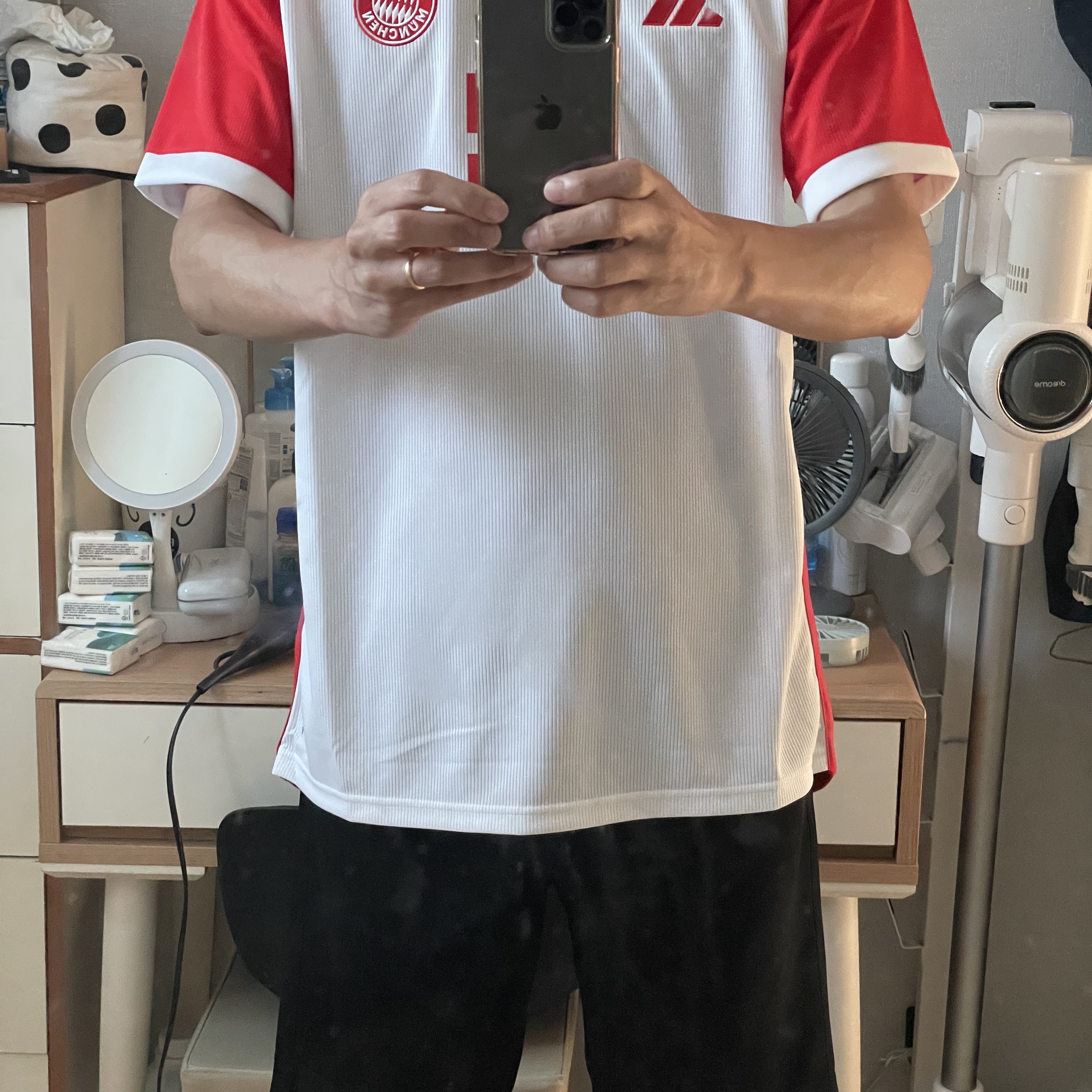 Adidas Bayern Munchen 2023/24 Home Jersey White Red - KR Sizing (Non Marking Ver.) 착용 스타일