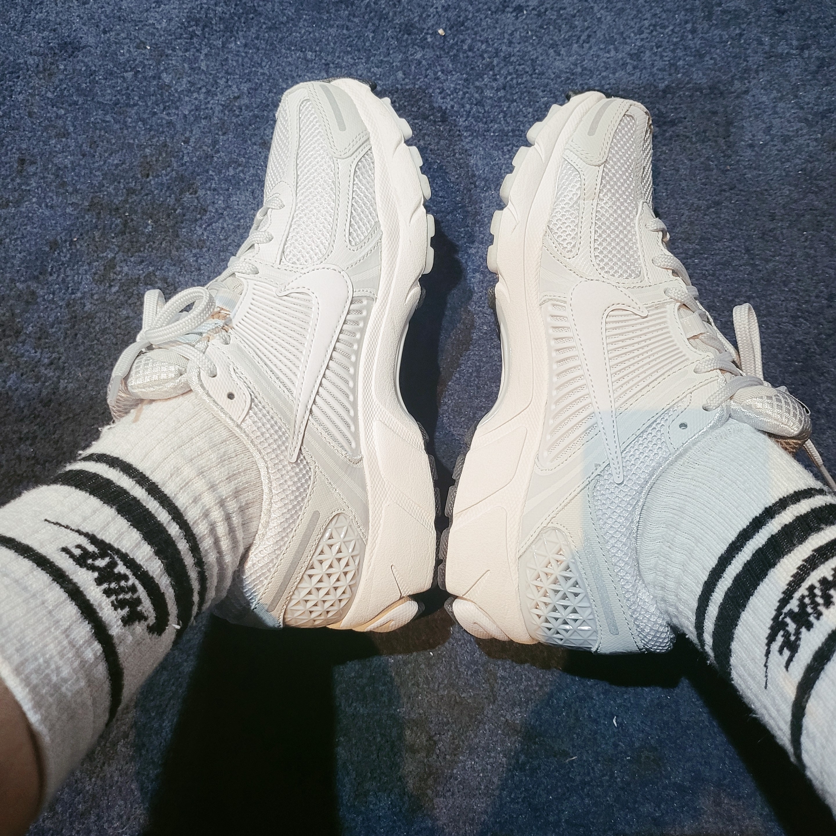 Nike Zoom Vomero 5 SP Vast Grey 2023 착용 스타일 - 1