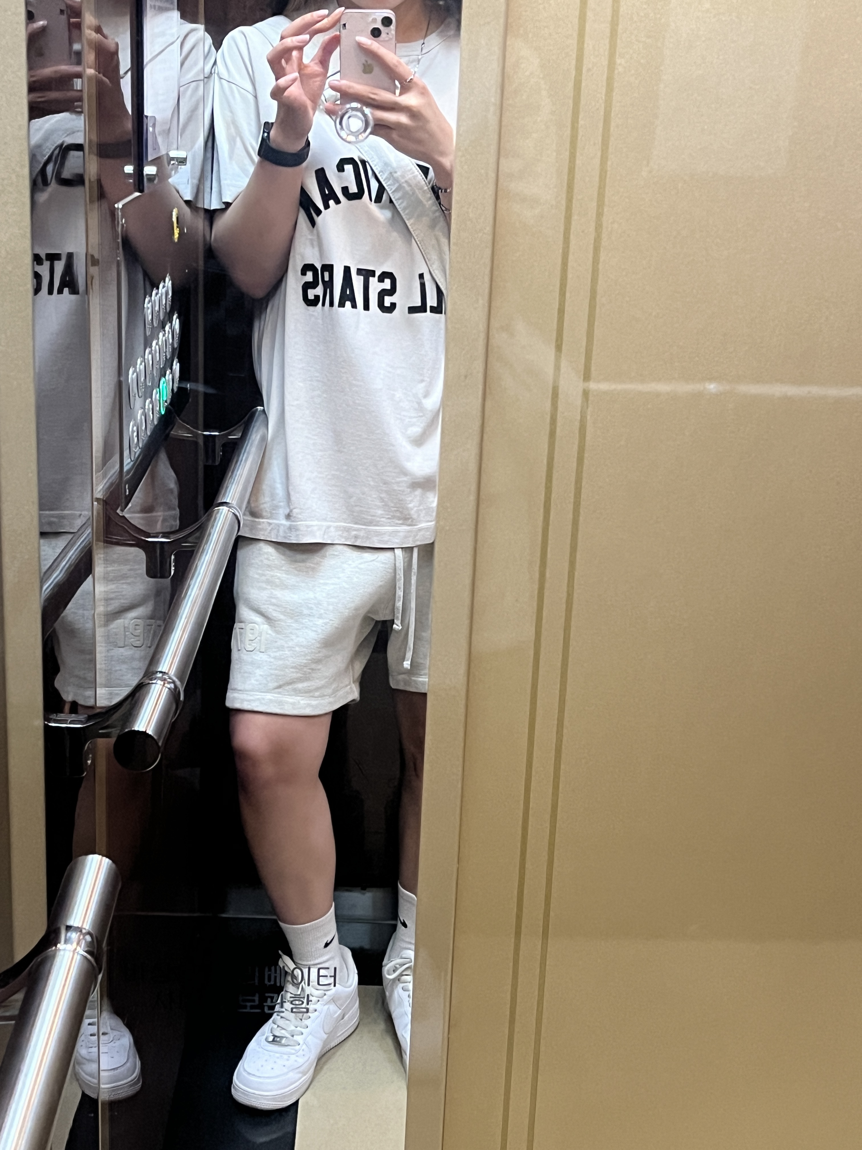 Fear of God All Star Henley T-Shirt Cream Heather, Essentials 1977 Shorts Light Oatmeal - 22SS 착용 스타일